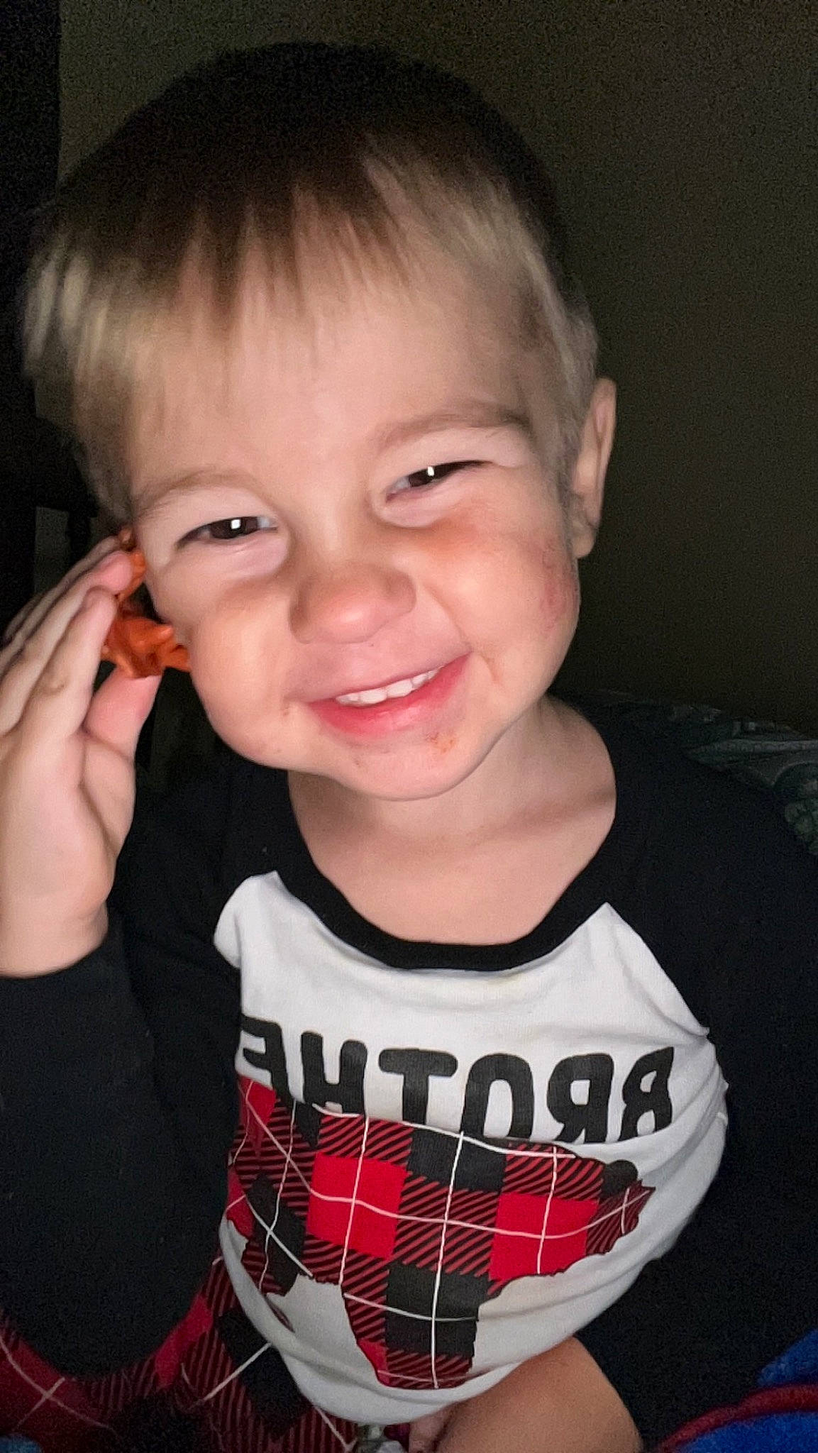 Drew is registered to the contest to win money with this photo: cheek, chin, ear, eyebrow, eyelash, forehead, gesture, hair, hand, human_body, iris, jaw, joy, lip, mouth, neck, nose, person, skin, sleeve