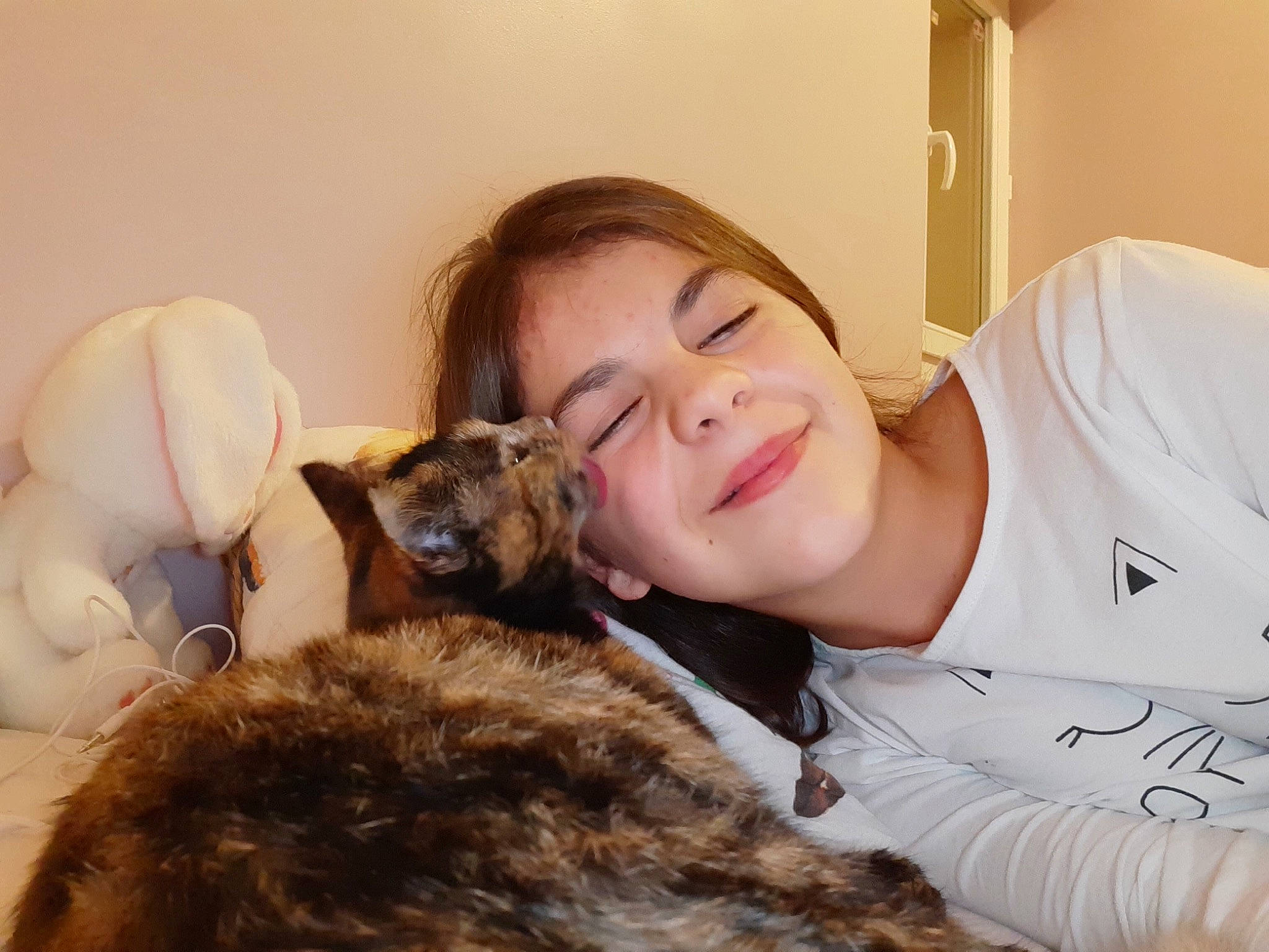 Pookie a rejoint le concours — aidez-le/la à gagner de superbes lots ! canidae, carnivore, cat, companion_dog, ear, fur, happy, head, nap, nose, puppy, puppy_love, selfie, skin, smile