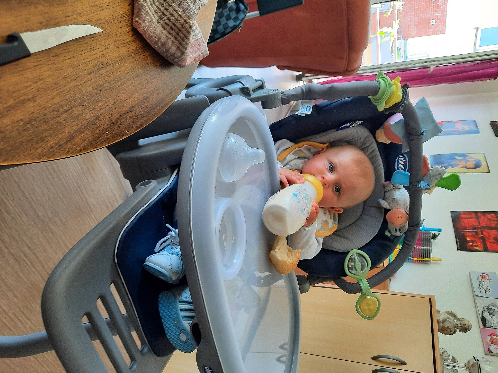 Clémence participe au concours pour gagner de l'argent avec cette photo : animation, auto_part, automotive_design, baby, baby_carriage, baby_products, baby_toys, chair, child, fun, machine, motor_vehicle, person, personal_protective_equipment, plastic, play, room, toddler, toy, visual_arts