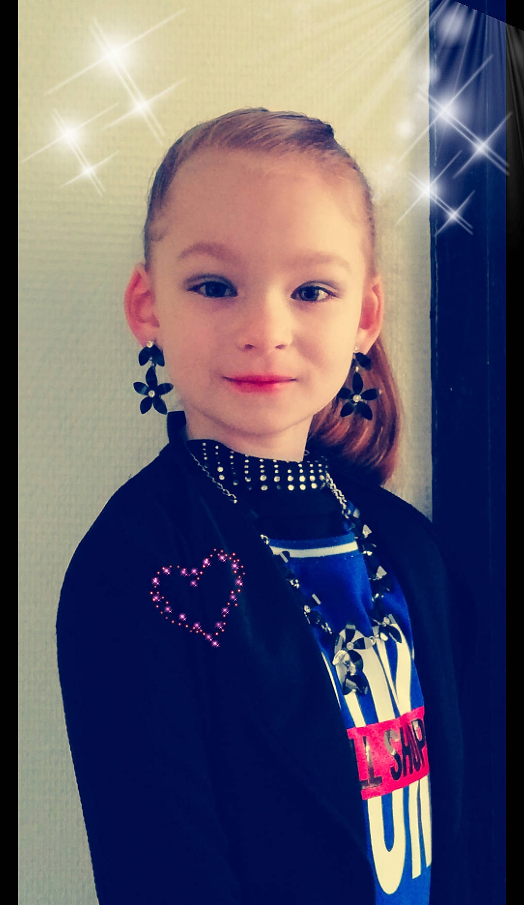 Noelyne a rejoint le concours — aidez-le/la à gagner de superbes lots ! cheek, child, electric_blue, forehead, hair, hairstyle, neck, outerwear, person, photography, smile, toddler