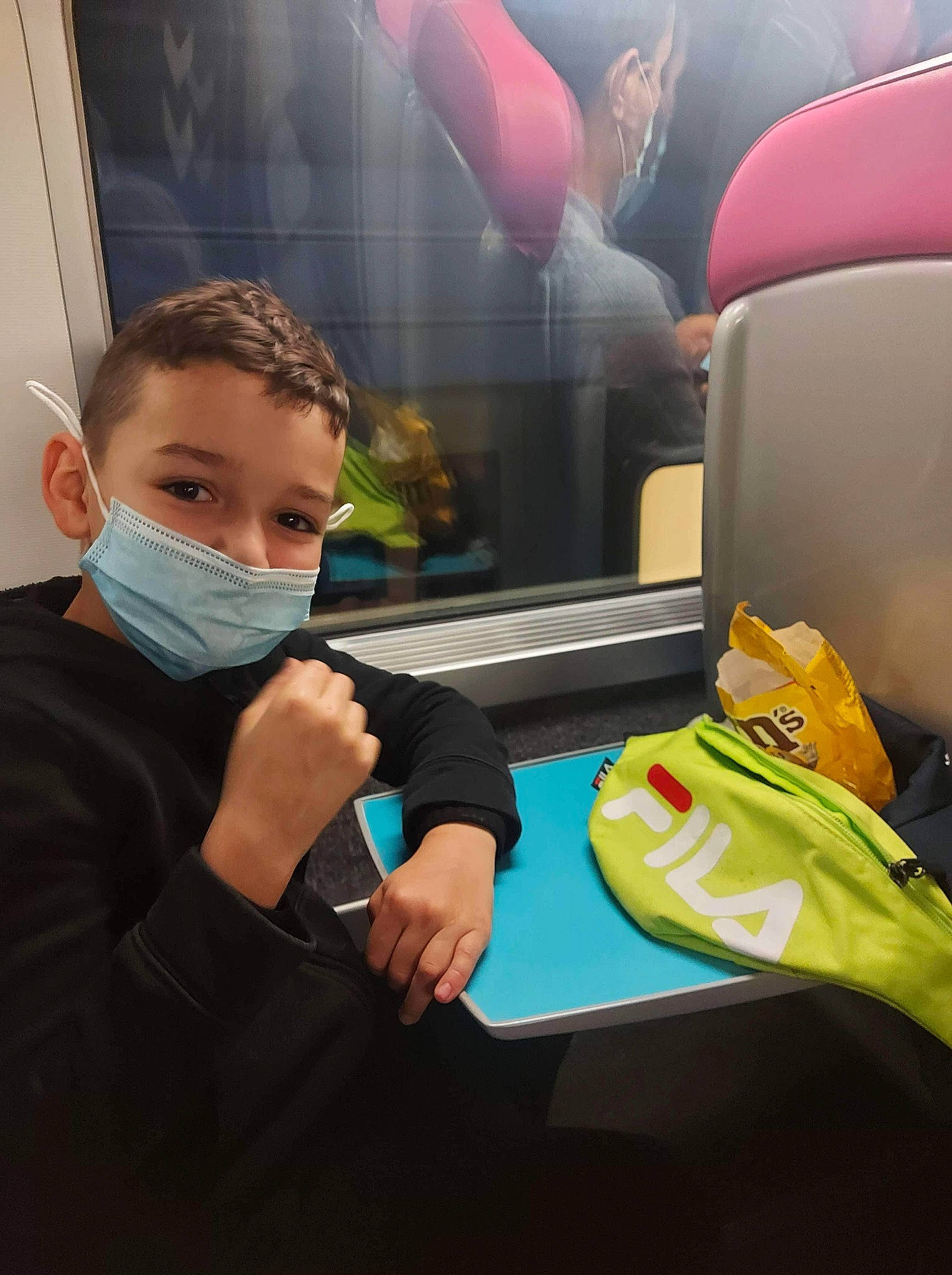 Kays a rejoint le concours — aidez-le/la à gagner de superbes lots ! aerospace_engineering, air_travel, airline, auto_part, automotive_design, car_seat, child, event, family_car, fun, head_restraint, job, leisure, luxury_vehicle, motor_vehicle, passenger, person, personal_protective_equipment, recreation, room