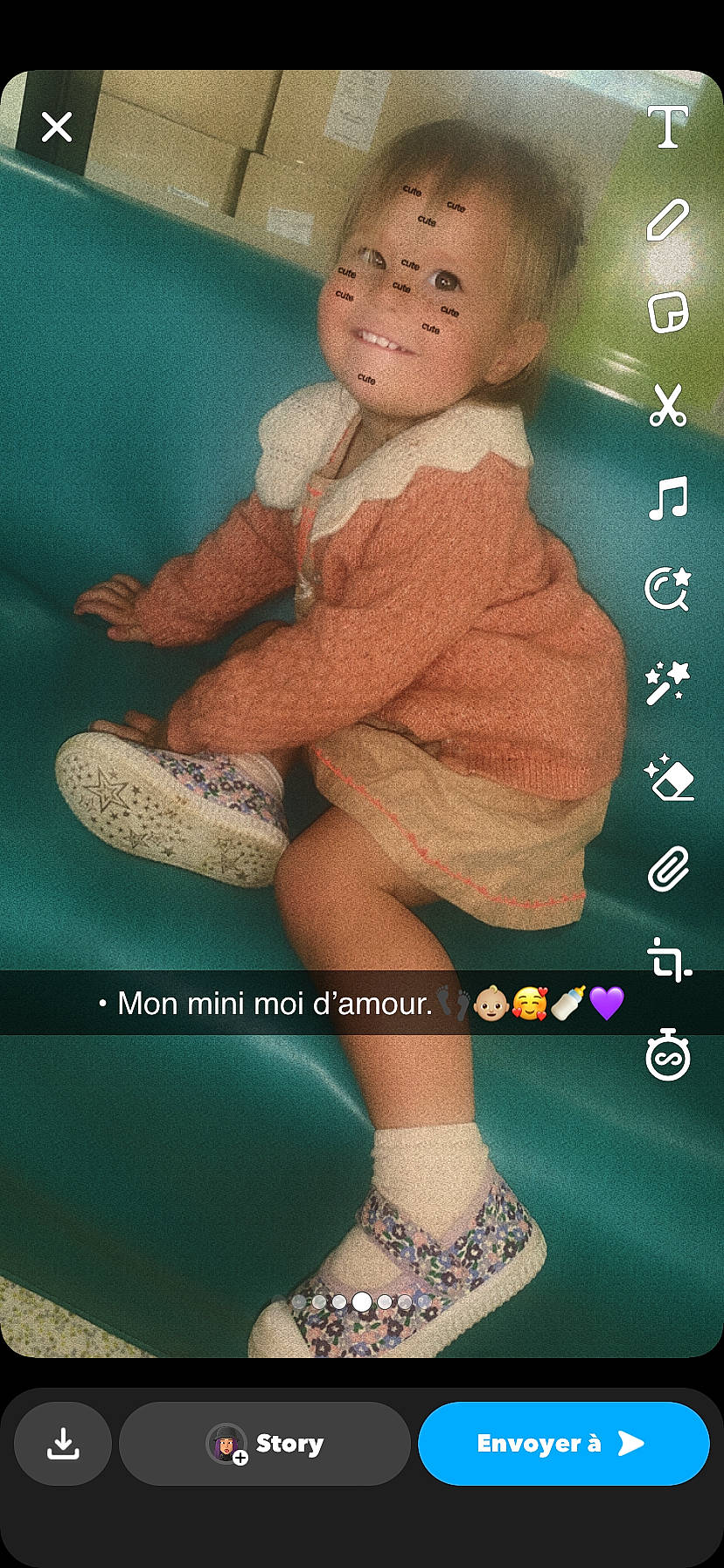 Zelyannah a rejoint le concours — aidez-le/la à gagner de superbes lots ! baby_toddler_clothing, child, electric_blue, finger, foot, hair, happy, human_body, human_leg, joint, knee, leg, nail, pattern, person, shoe, sneakers, sock, sportswear, thigh