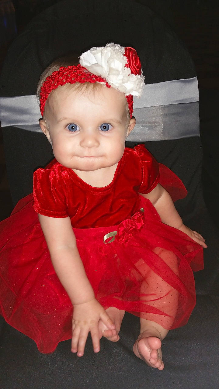 Lillian is registered to the contest to win money with this photo: