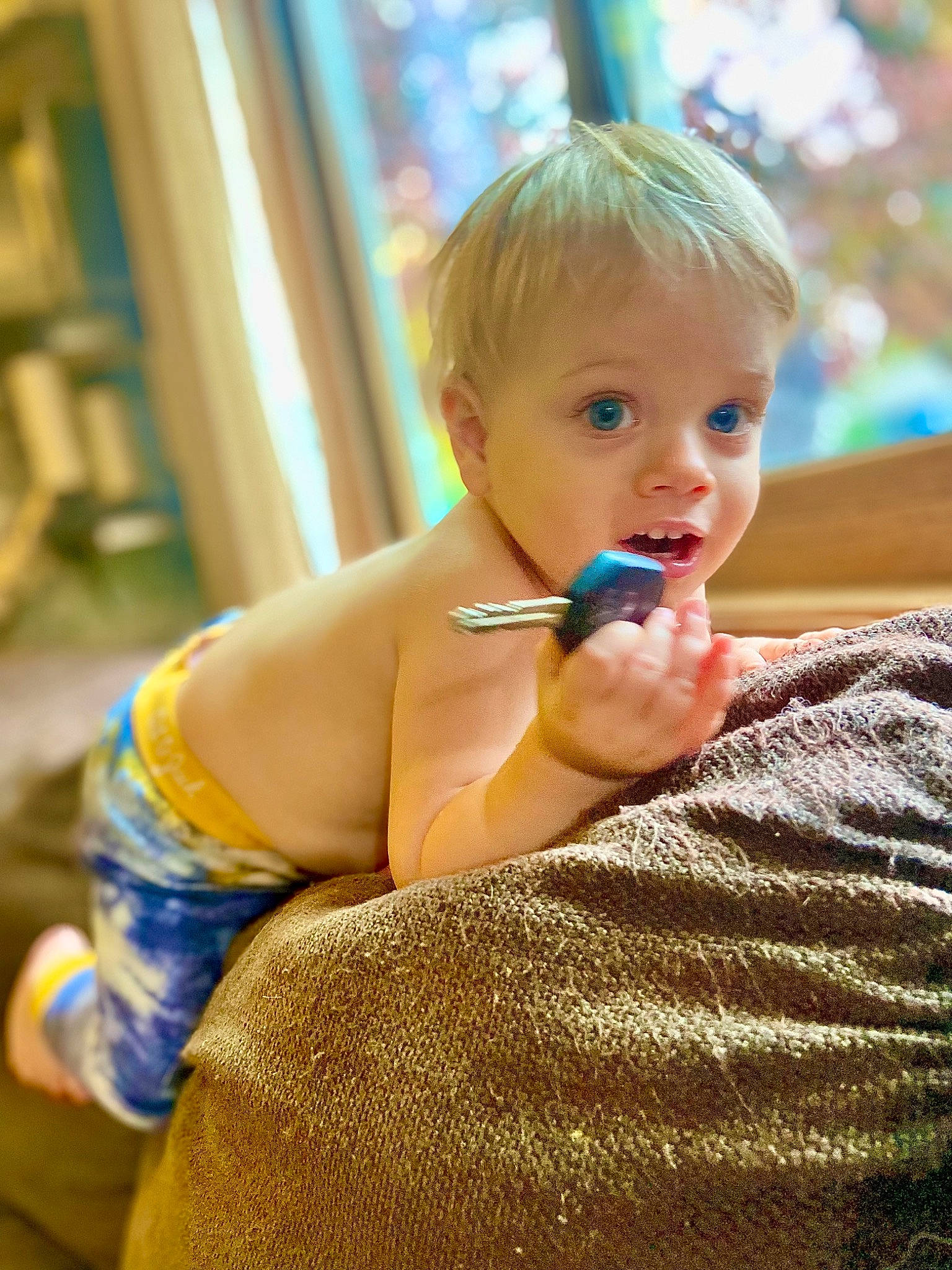 Thorn is registered to the contest to win money with this photo: blond, cheek, chest, eyelash, finger, fun, happy, human_body, iris, leisure, lip, neck, nose, person, shoulder, skin, surprise, thumb, toddler, trunk