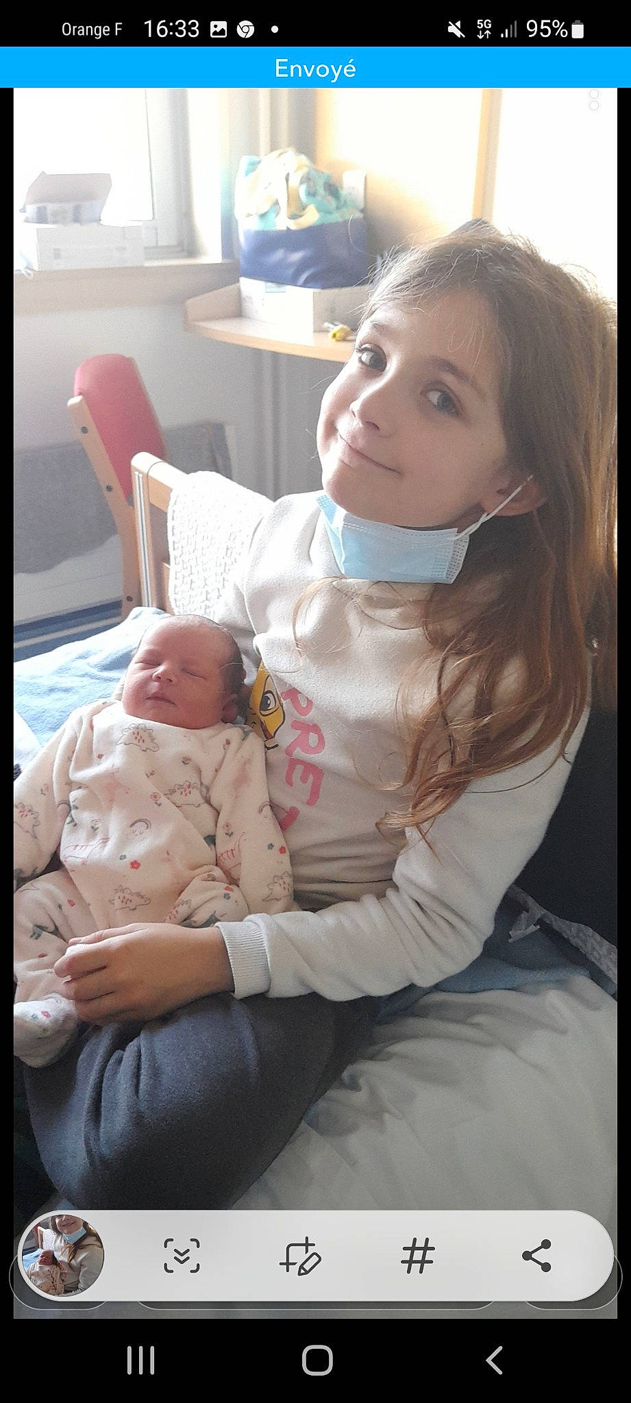 Théïa a rejoint le concours — aidez-le/la à gagner de superbes lots ! baby, baby_toddler_clothing, chair, cheek, child, comfort, eye, eyebrow, face, happy, head, iris, joy, lip, mouth, nose, person, sitting, skin, sleeve