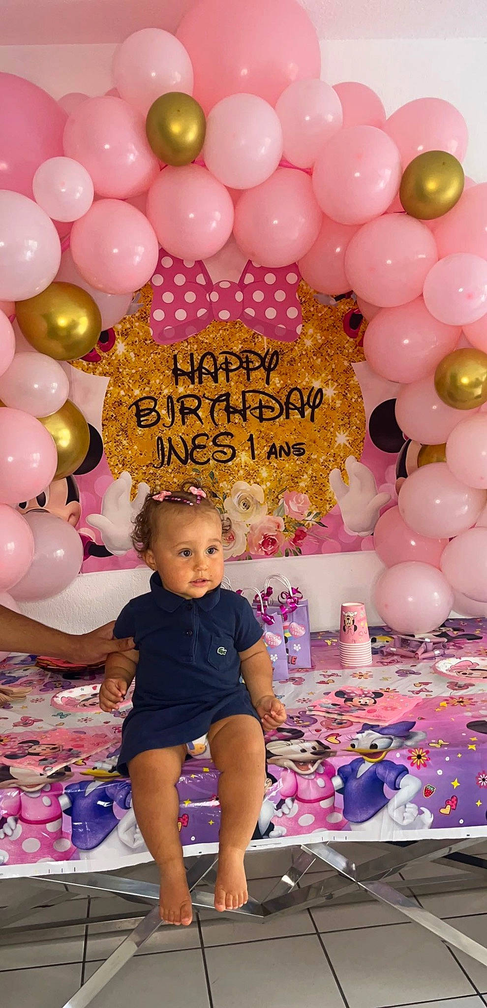 Ines a rejoint le concours — aidez-le/la à gagner de superbes lots ! balloon, beauty, birthday, child, decoration, event, fun, happy, leisure, magenta, party, party_supply, people, person, photograph, pink, purple, shorts, snapshot, sweetness