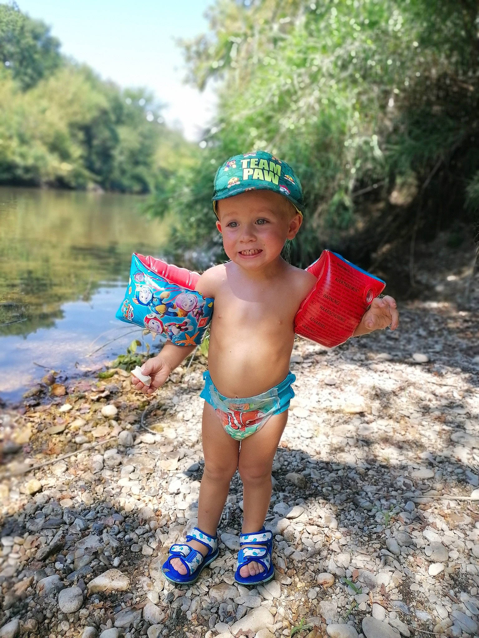 Sevan a rejoint le concours — aidez-le/la à gagner de superbes lots ! adaptation, adventure, child, fun, headwear, joy, jungle, leisure, person, play, recreation, river, smile, stream, summer, toddler, vacation, water