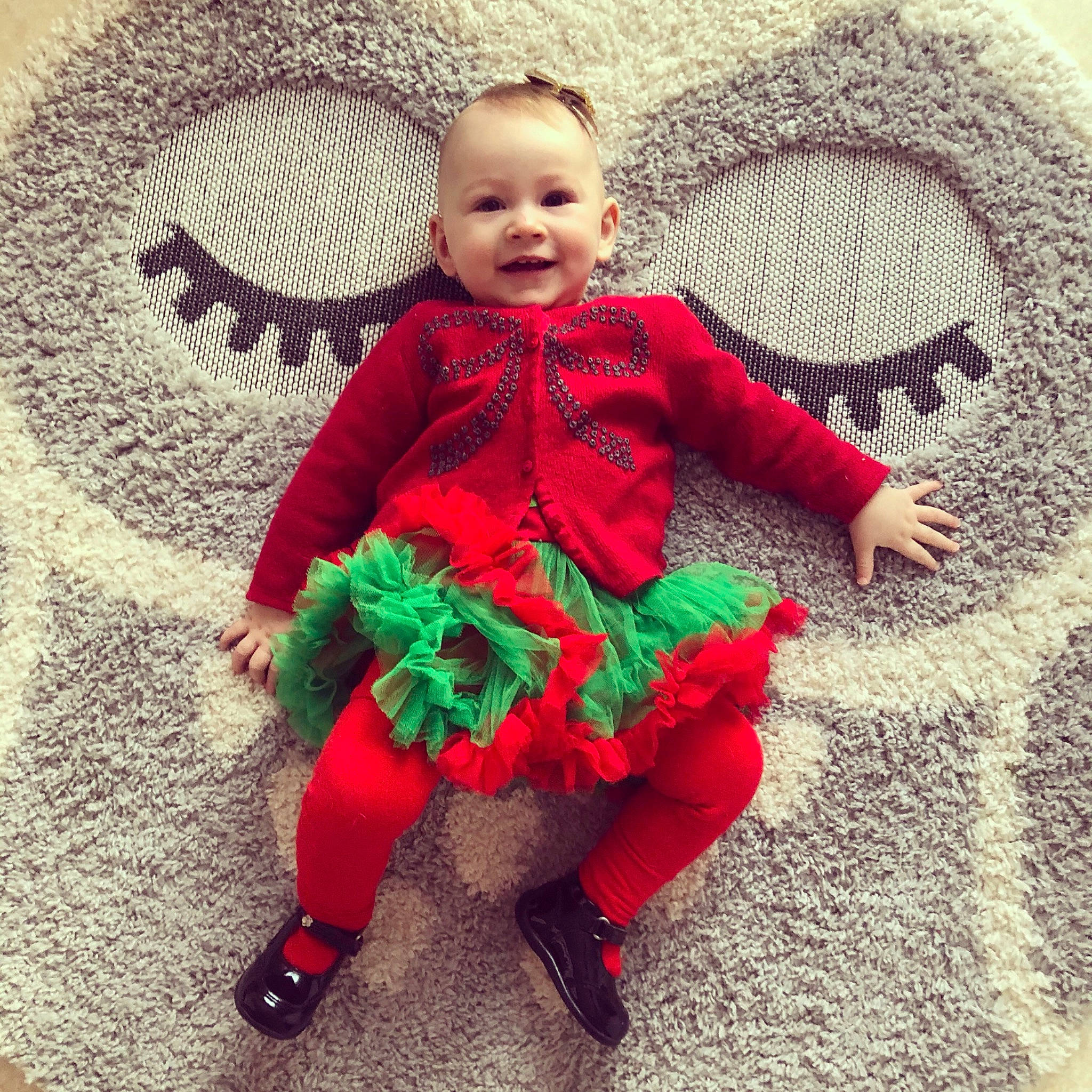 Ariane participe au concours pour gagner de l'argent avec cette photo : baby_toddler_clothing, child, cool, facial_expression, fun, grass, hairstyle, happy, headgear, human_body, joy, magenta, organ, outerwear, pattern, person, product, sleeve, smile, textile