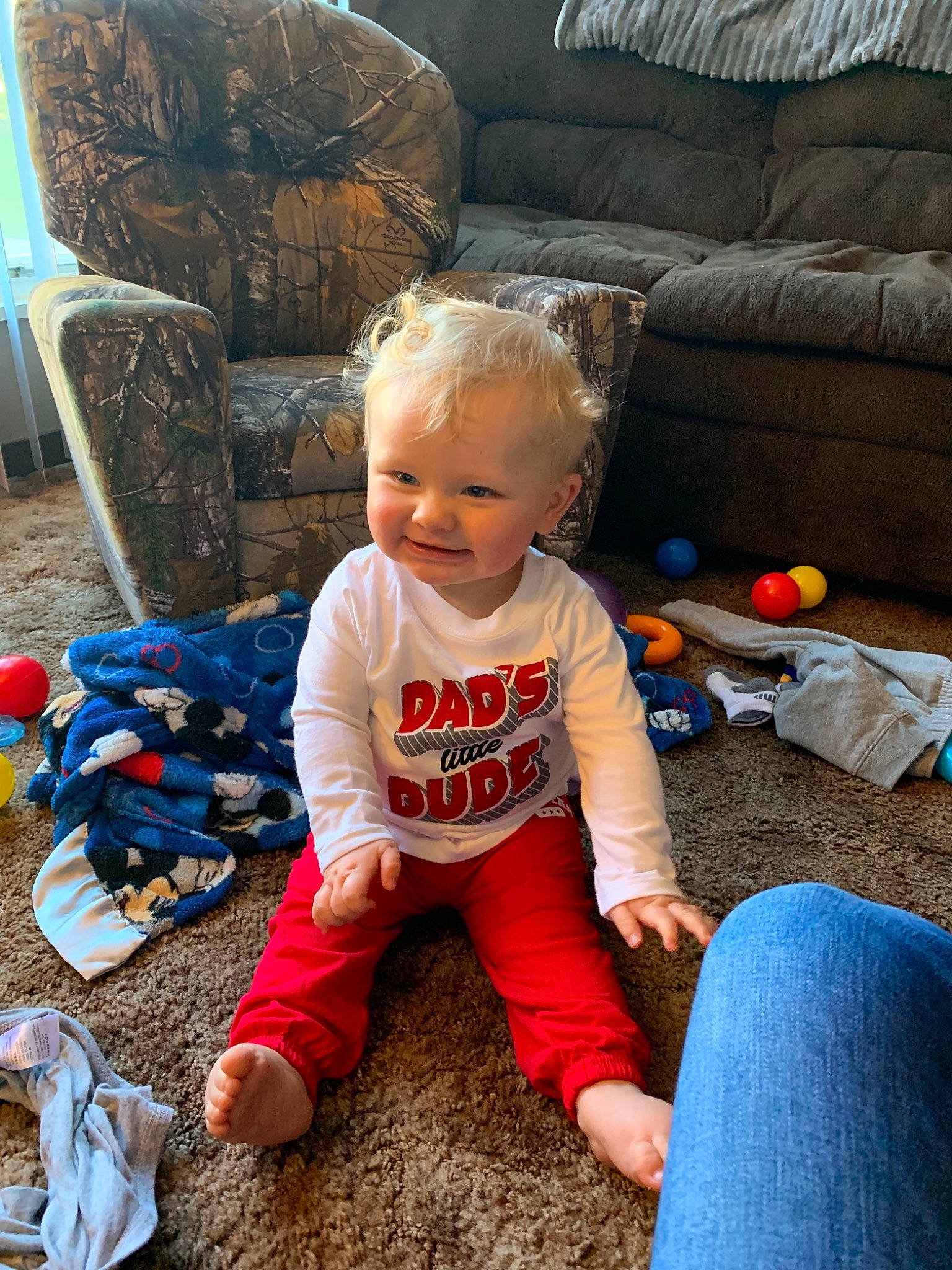 Abel is registered to the contest to win money with this photo: baby, child, joy, person, play, sitting, smile, toddler