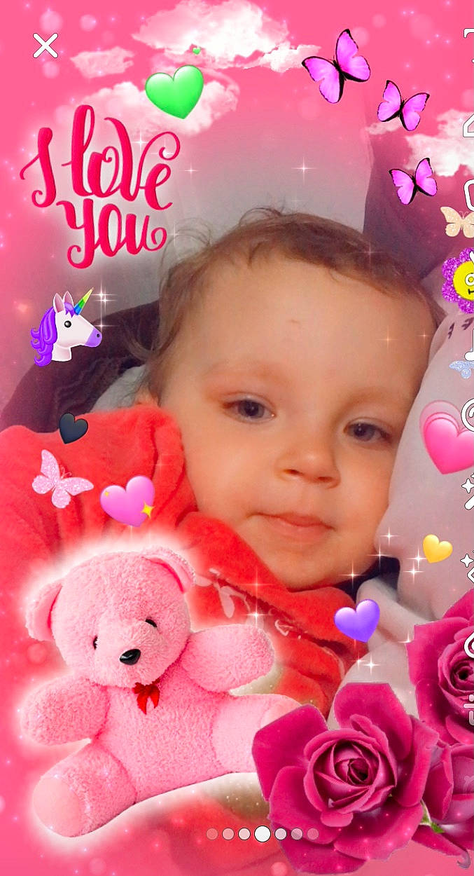 Kaycee a rejoint le concours — aidez-le/la à gagner de superbes lots ! baby, baby_toddler_clothing, beauty, cheek, child, facial_expression, flower, font, happy, hybrid_tea_rose, magenta, organ, person, petal, pink, plant, product, rose, skin, toddler