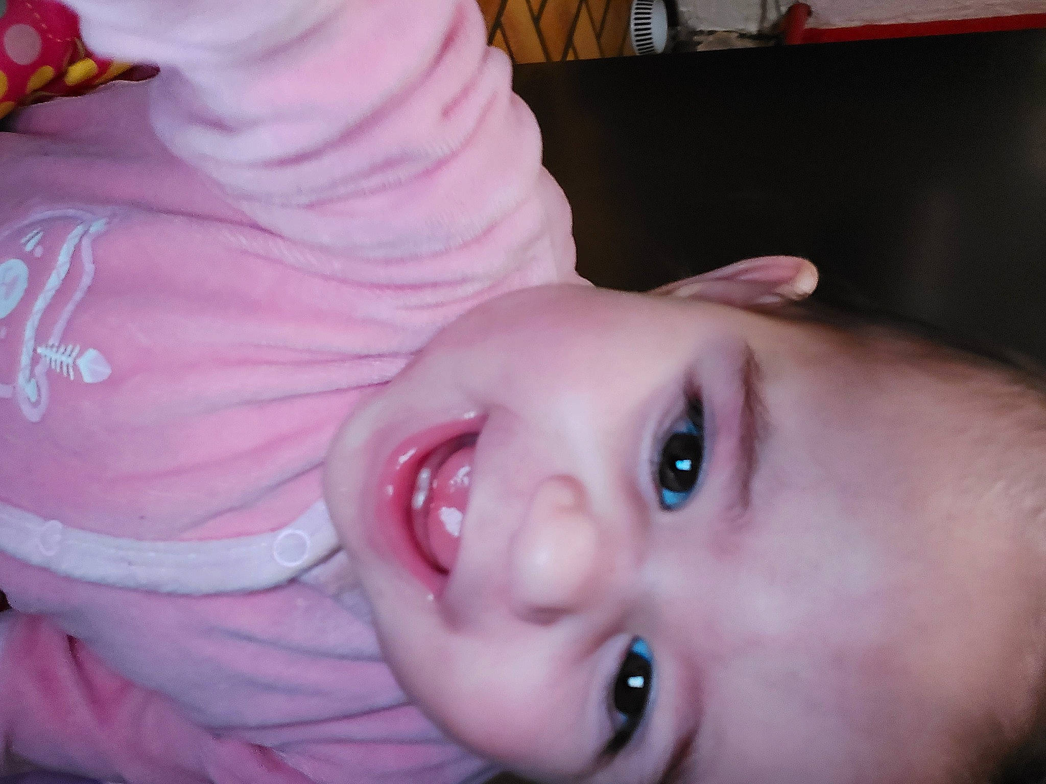 Orlann a rejoint le concours — aidez-le/la à gagner de superbes lots ! arm, baby, cheek, cool, ear, eyelash, flash_photography, fun, human_body, jaw, lip, mouth, nose, organ, person, pink, plant, purple, skin, smile