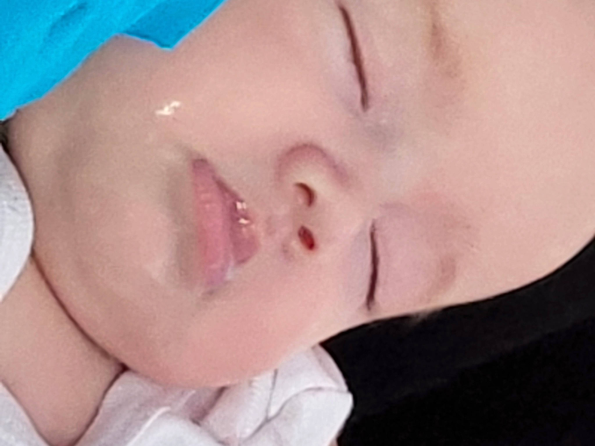 Lyli Rose participe au concours pour gagner de l'argent avec cette photo : baby, cheek, chin, comfort, ear, eyebrow, eyelash, finger, forehead, gesture, happy, headgear, jaw, lip, mammal, mouth, neck, nose, person, skin