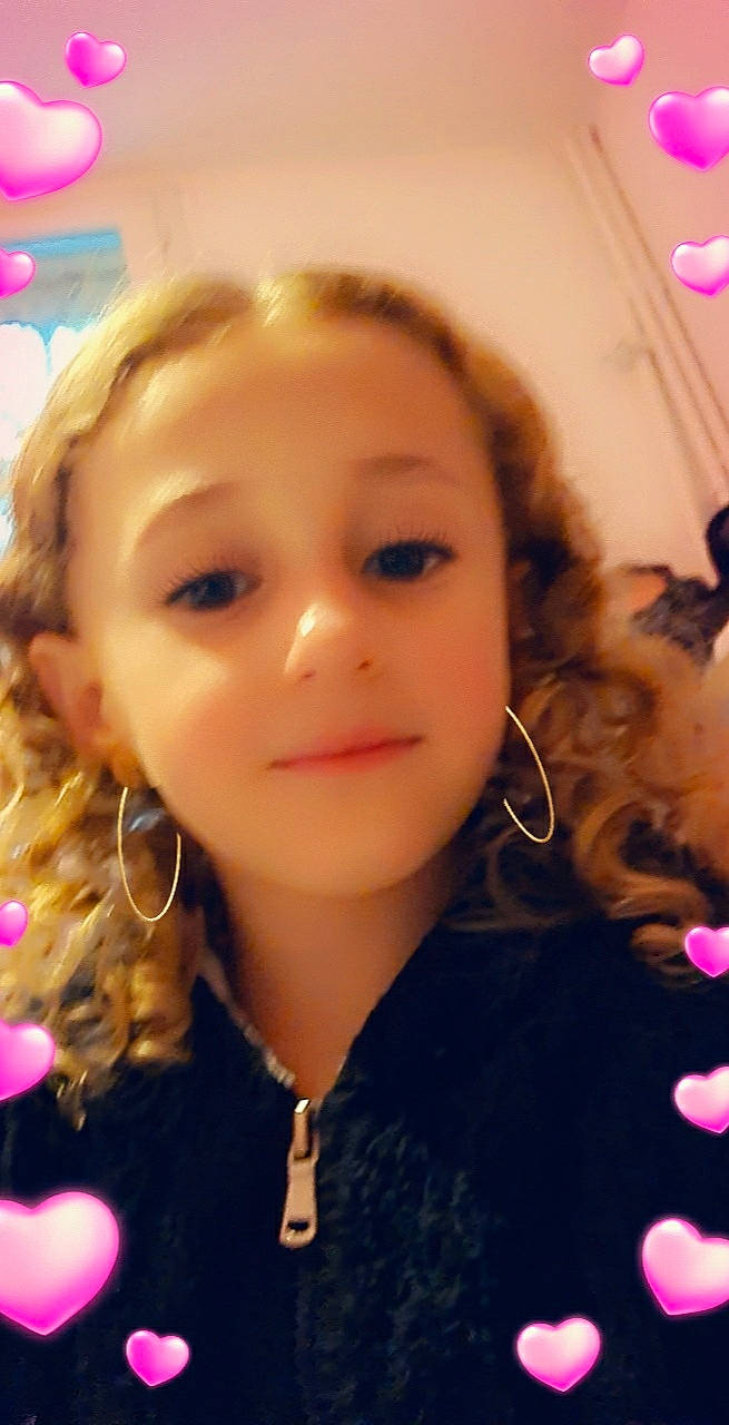 Léa a rejoint le concours — aidez-le/la à gagner de superbes lots ! black_hair, cheek, chin, cool, ear, eyebrow, eyelash, eyewear, forehead, fun, hair, hairstyle, happy, iris, lip, mouth, neck, nose, person, skin