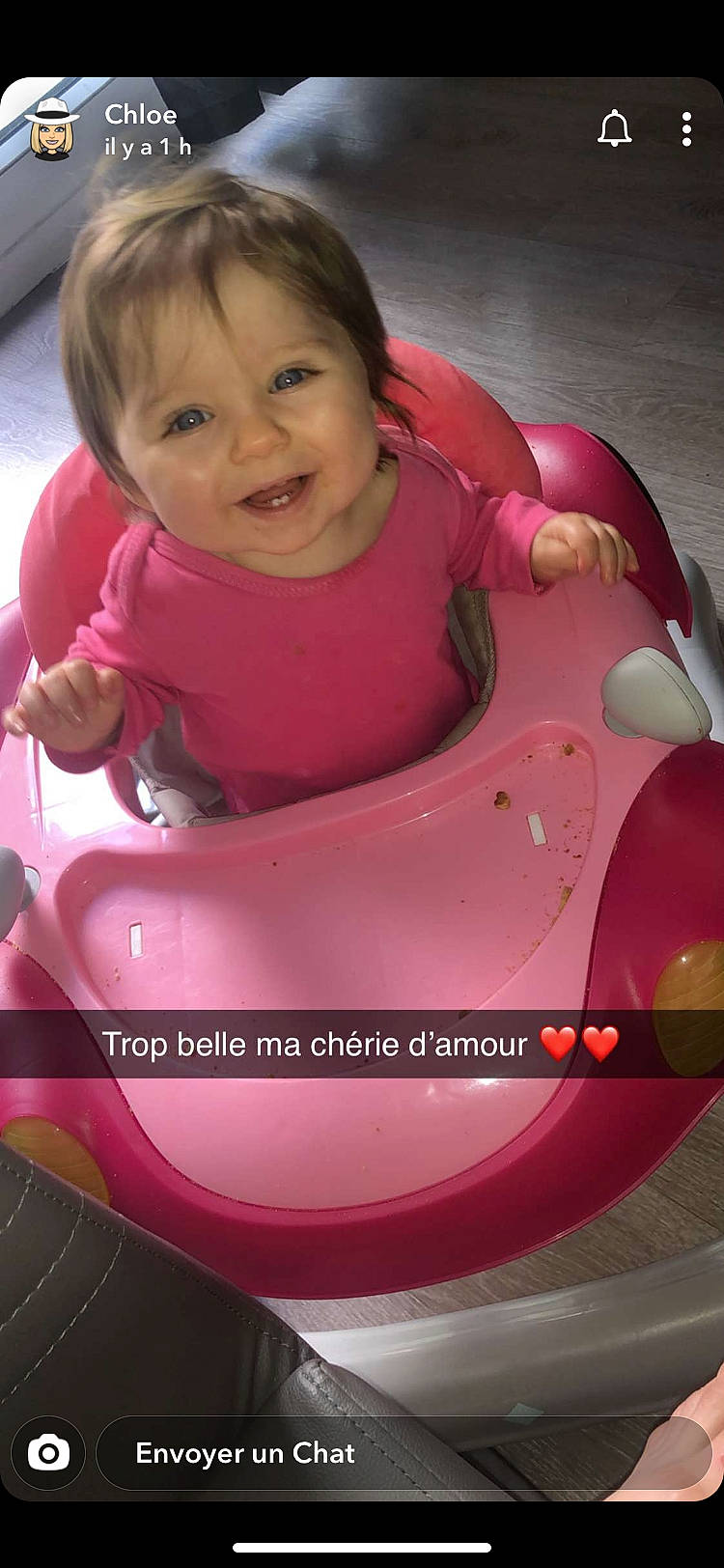 Hilona participe au concours pour gagner de l'argent avec cette photo : automotive_design, baby, baby_carriage, baby_toddler_clothing, cheek, face, facial_expression, fun, happy, head, leisure, magenta, motor_vehicle, organ, person, pink, recreation, skin, smile, tire