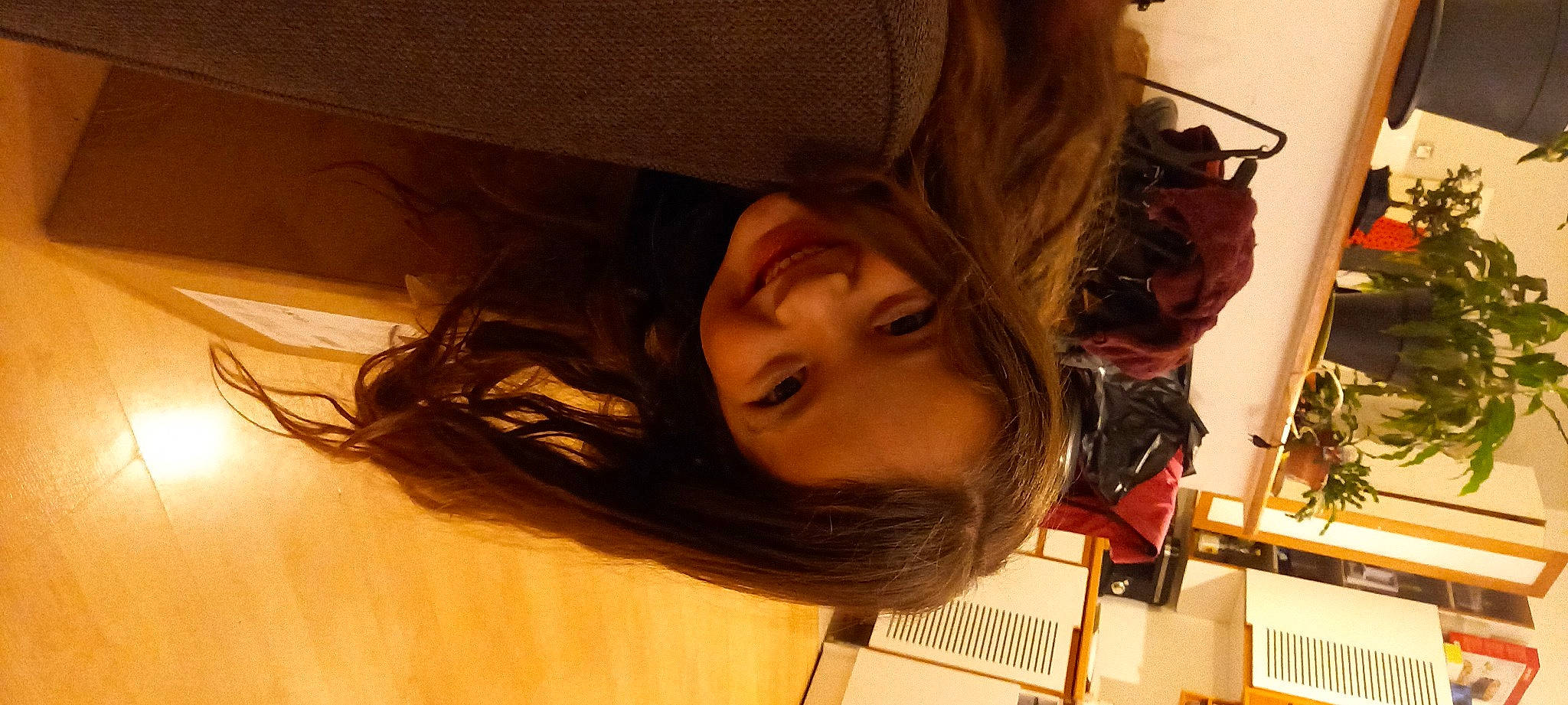 Heather a rejoint le concours — aidez-le/la à gagner de superbes lots ! audio_equipment, black_hair, cheek, comfort, eye, eyebrow, eyelash, eyewear, face, flooring, fun, hair, head, jaw, joy, lip, long_hair, mouth, nose, person