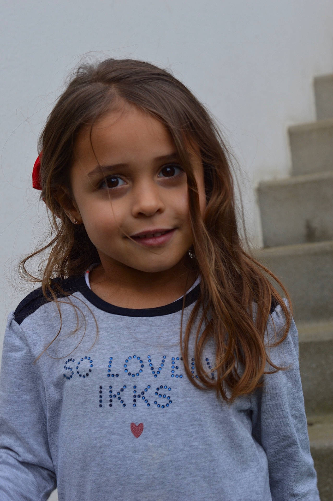 Kataleya a rejoint le concours — aidez-le/la à gagner de superbes lots ! beauty, brown_hair, child, child_model, fun, girl, hairstyle, human_hair_color, long_hair, person, smile