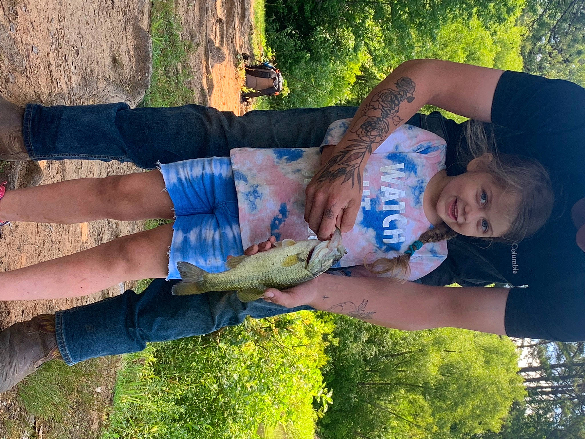 Zoeigh joined the competition — help win amazing prizes! denim, elbow, electric_blue, fun, gesture, grass, happy, human_leg, joint, joy, leaf, leisure, people_in_nature, person, plant, summer, thigh, tree, trunk, wood