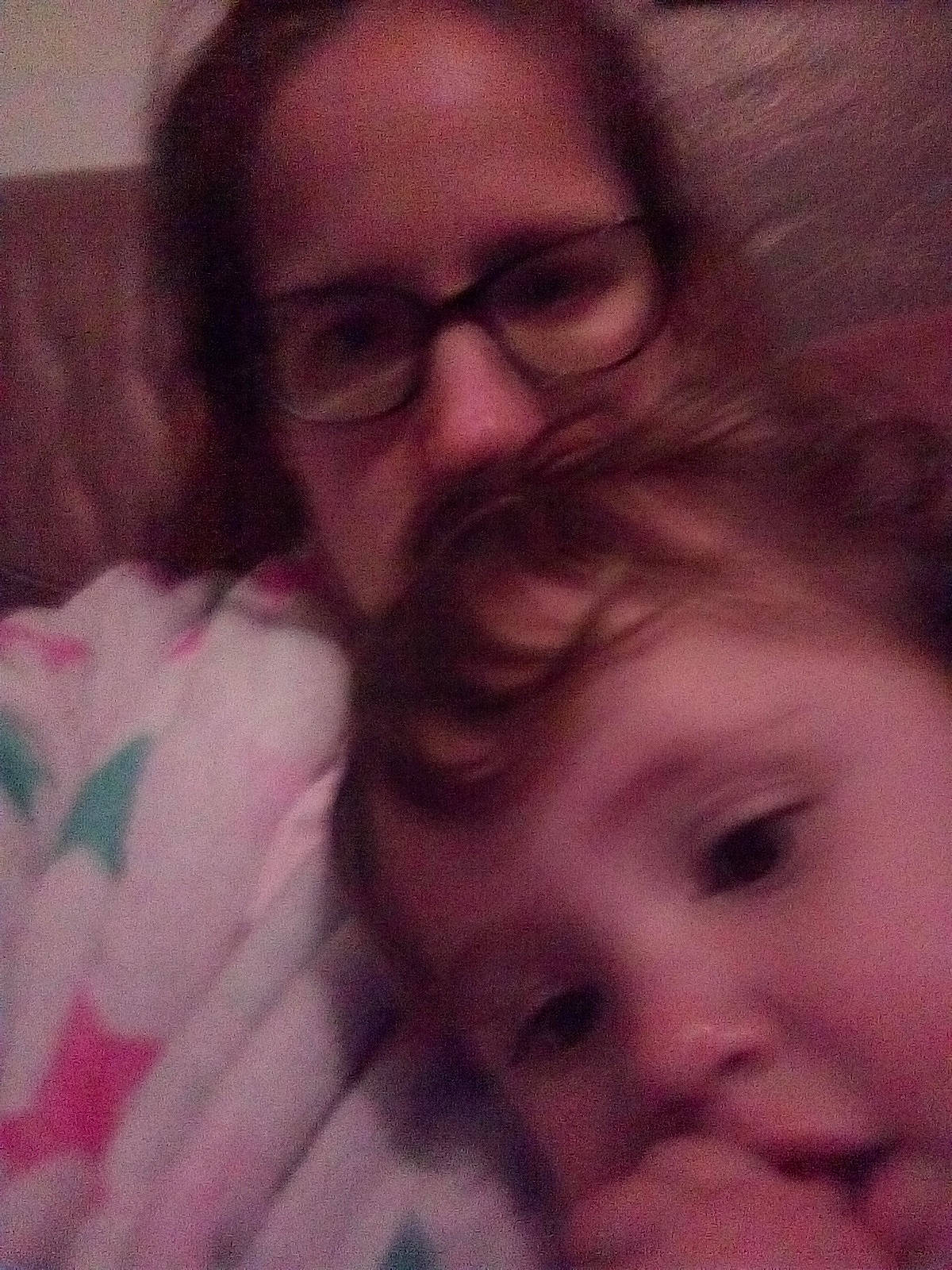 Isaac participe au concours pour gagner de l'argent avec cette photo : cheek, chin, cloud, comfort, cool, ear, eyebrow, finger, forehead, gesture, glasses, happy, iris, jaw, lip, mouth, nose, organ, person, skin