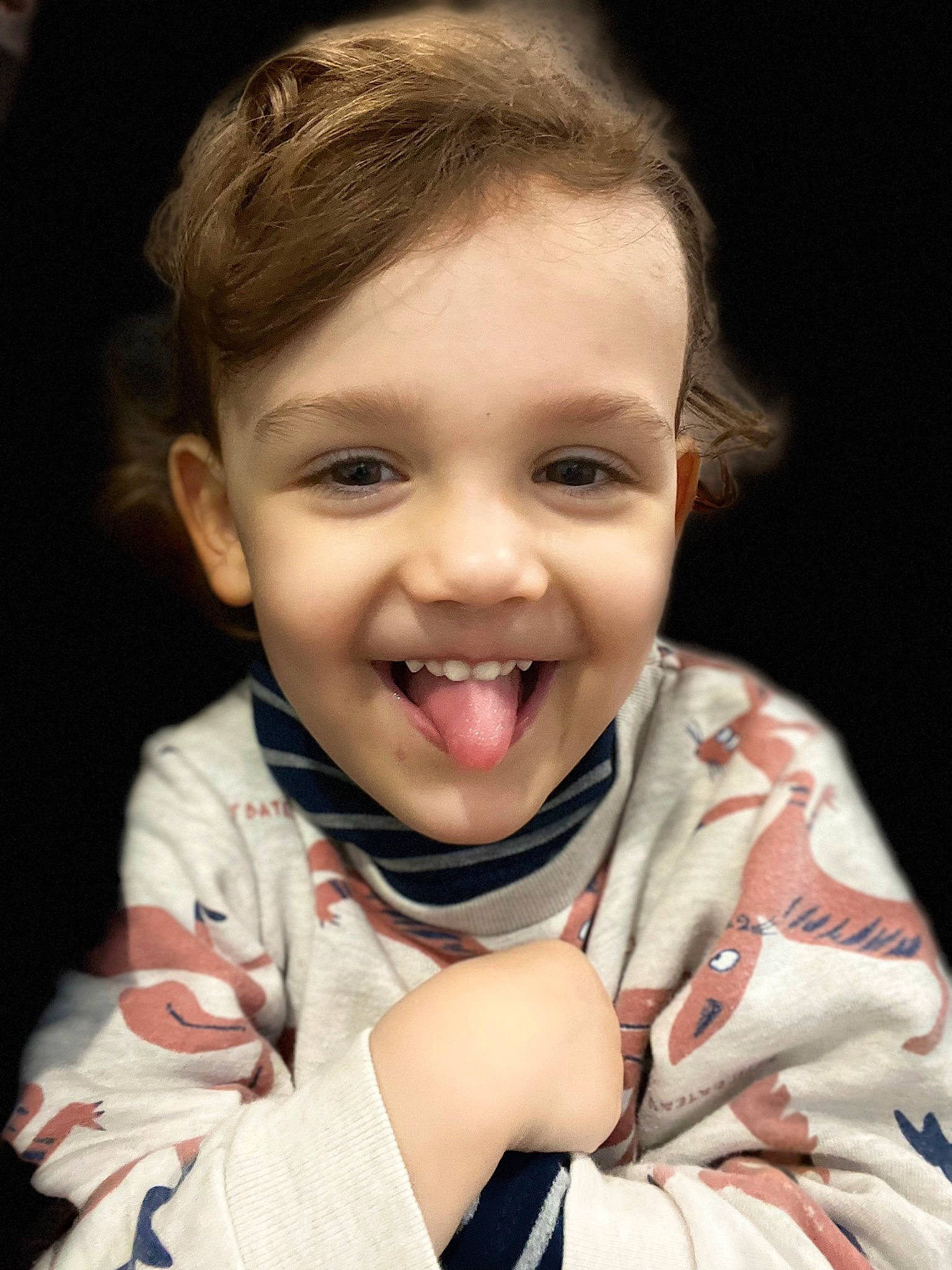 Roxane a rejoint le concours — aidez-le/la à gagner de superbes lots ! baby, baby_toddler_clothing, cheek, chin, close_up, dress, eye, eyebrow, eyelash, facial_expression, flash_photography, gesture, happy, iris, joy, lip, nose, person, skin, sleeve