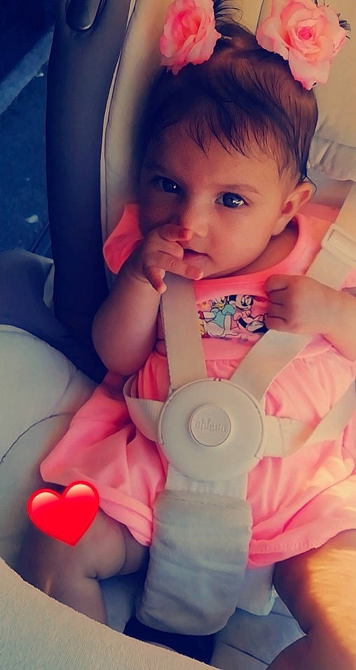 Angèle a rejoint le concours — aidez-le/la à gagner de superbes lots ! baby, baby_products, cheek, child, eye, iris, lip, person, pink, play, product, skin, smile, toddler