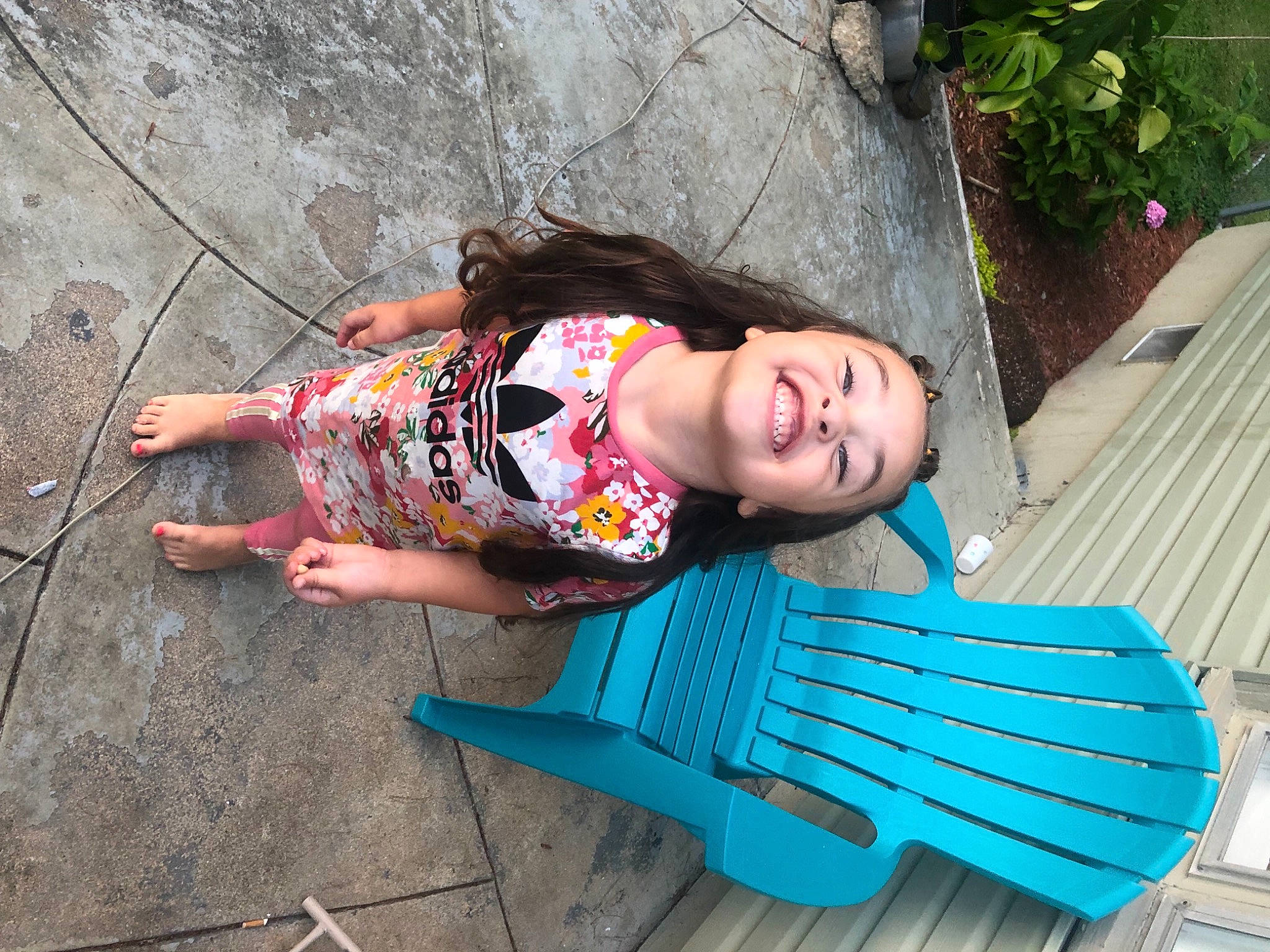 Miami is registered to the contest to win money with this photo: dress, eye, fawn, grass, happy, human_body, joint, joy, leg, leisure, person, pink, plant, skin, smile, street_fashion, summer, thigh, tree, trunk