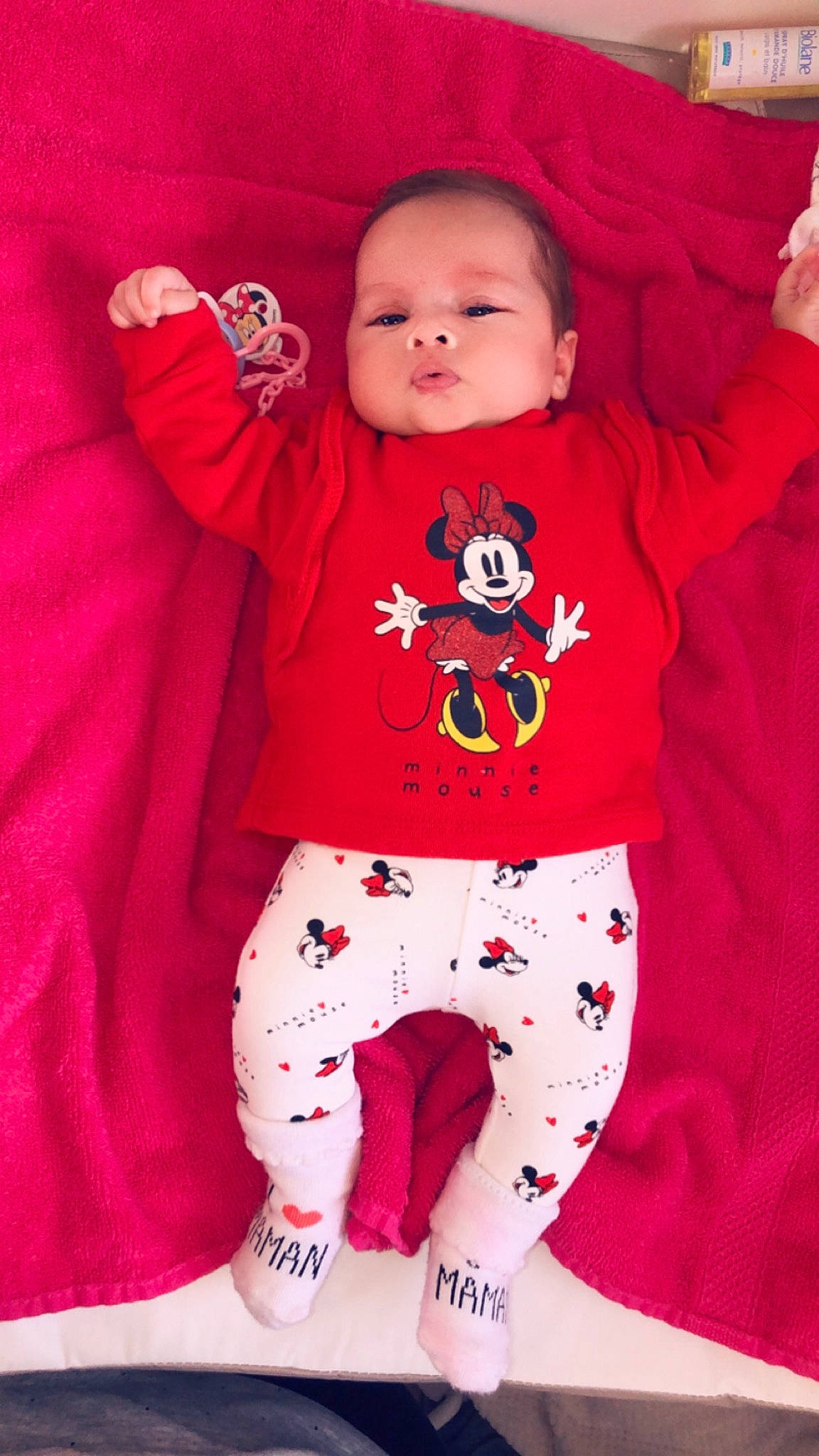 Keissy a rejoint le concours — aidez-le/la à gagner de superbes lots ! baby, baby_toddler_clothing, child, clothing, pajamas, person, pink, product, red, sleeve, toddler