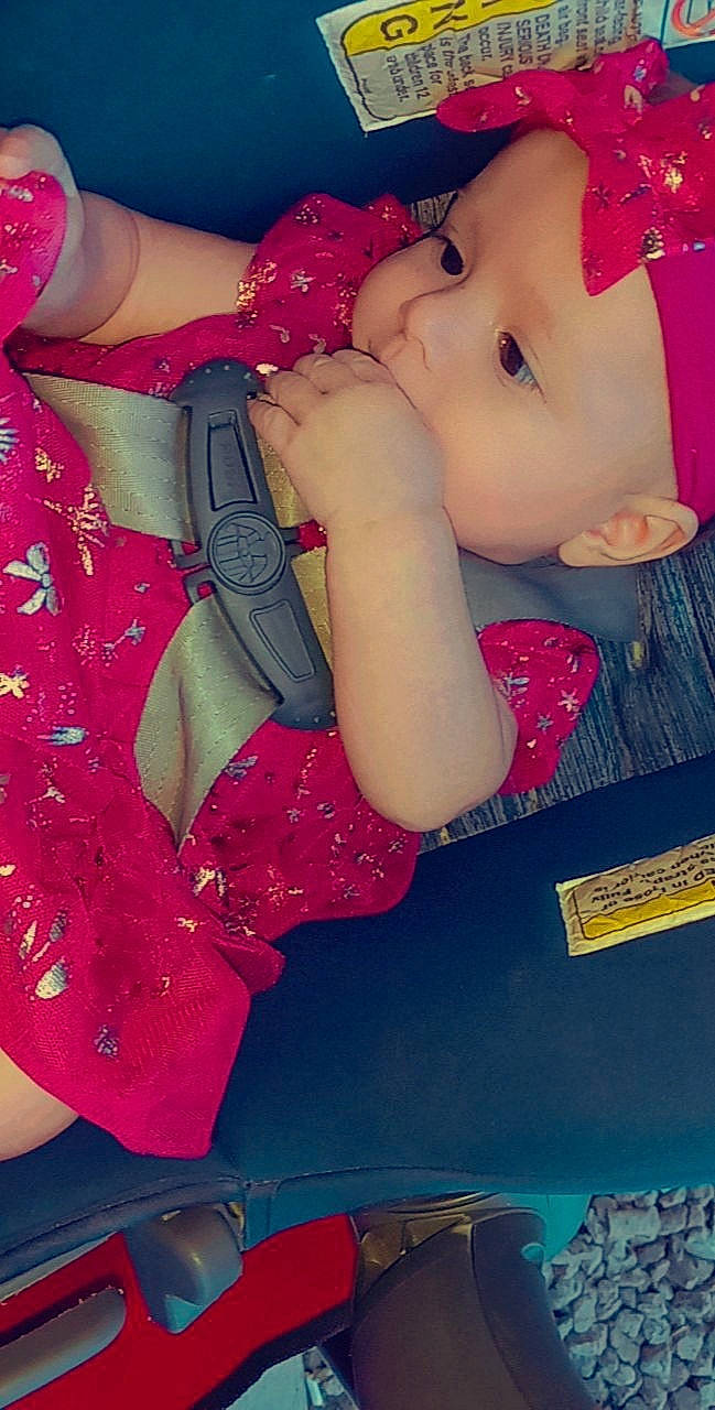 Mazikeen is registered to the contest to win money with this photo: baby, baby_toddler_clothing, beauty, blue, cheek, child, embellishment, eyelash, finger, headwear, human_leg, lip, magenta, nail, pattern, person, pink, red, skin, thigh