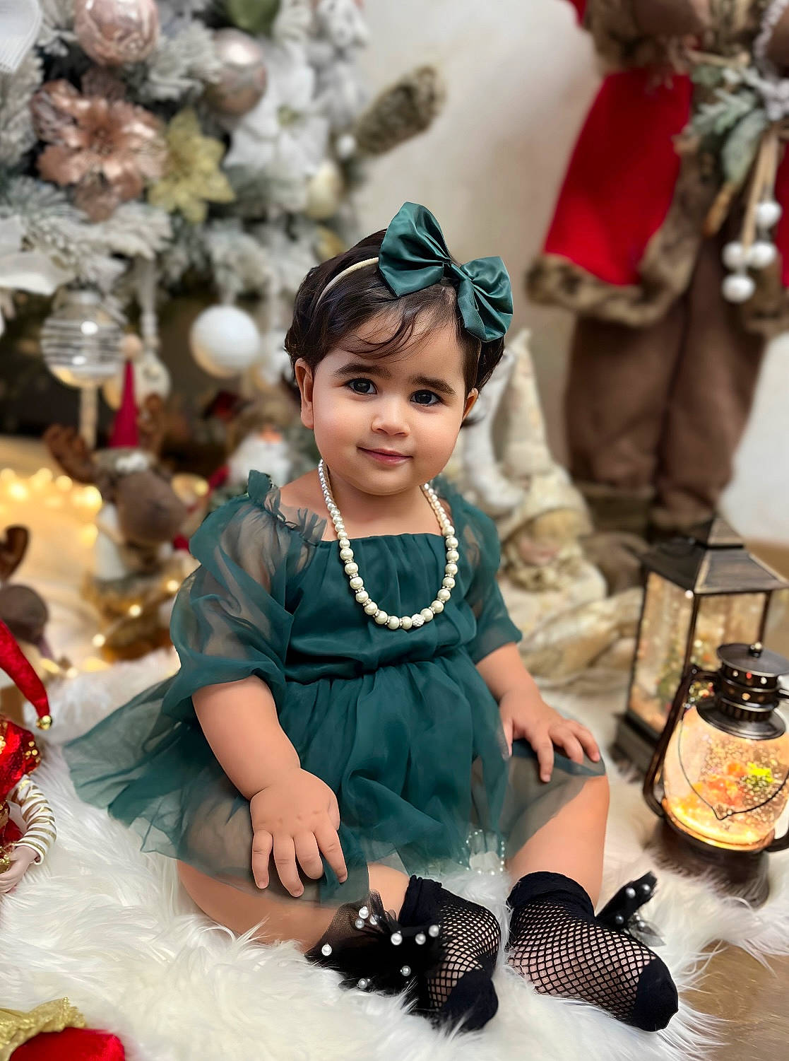 Milena a rejoint le concours — aidez-le/la à gagner de superbes lots ! child, costume, event, fashion, fashion_accessory, fashion_design, fun, hairstyle, happy, hat, headpiece, jewellery, joy, necklace, person, photograph, smile, snapshot, toddler, toy