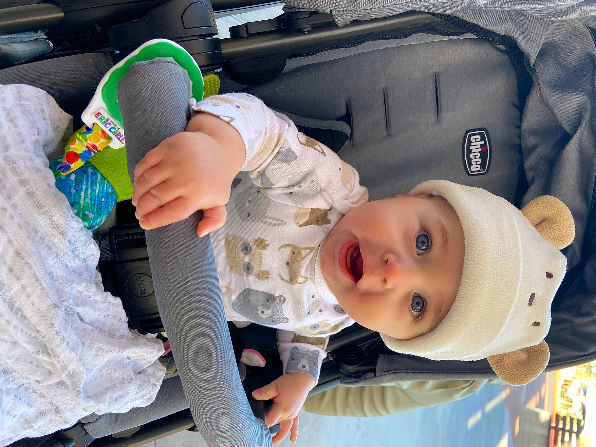 Forrest is registered to the contest to win money with this photo: auto_part, automotive_design, baby, baby_products, baby_safety, baby_toddler_clothing, car_seat, cheek, child, comfort, face, happy, headwear, people, person, product, sitting, skin, smile, surprise