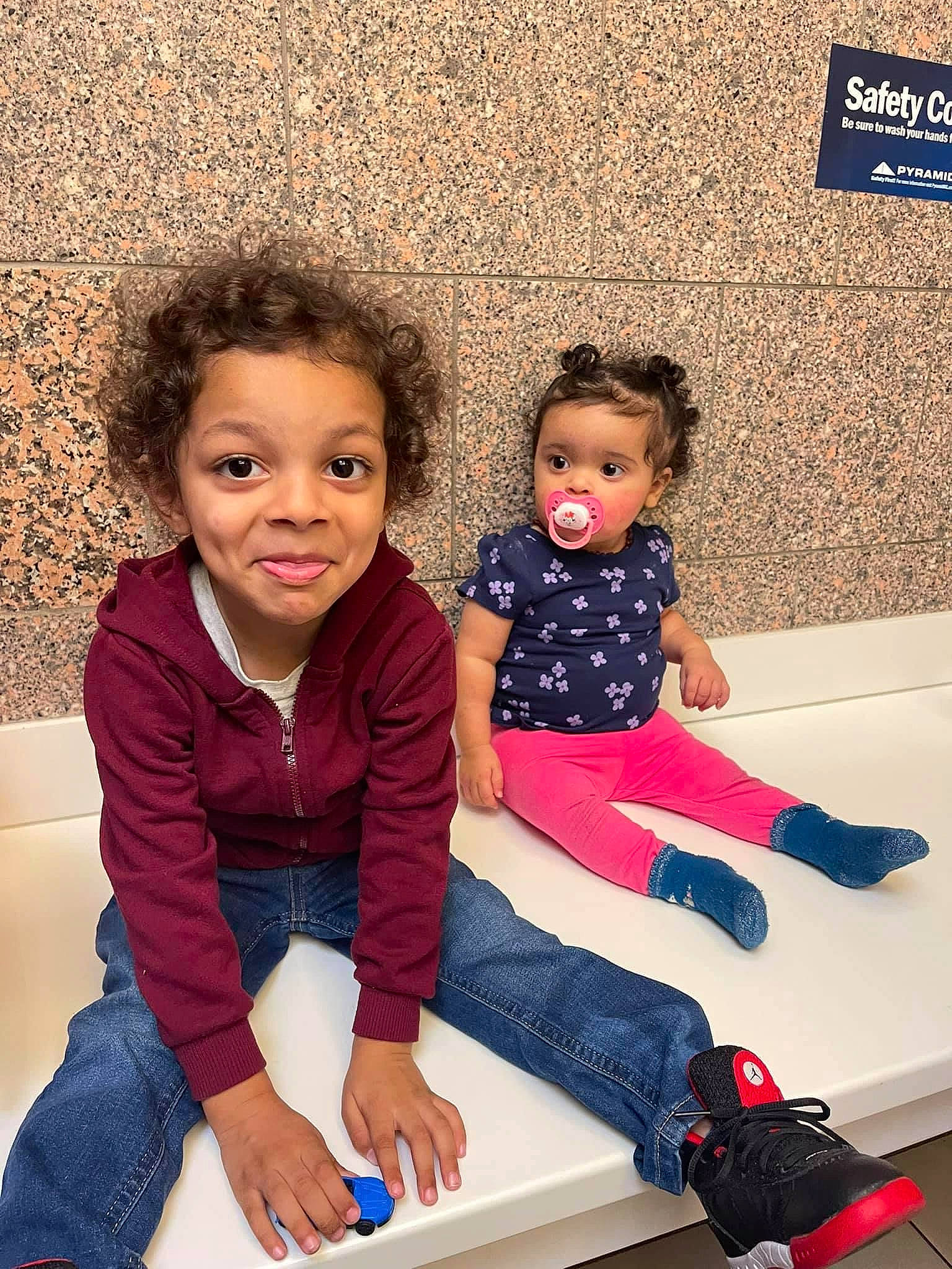 Kingston joined the competition — help win amazing prizes! arm, baby_toddler_clothing, blue, child, fashion, fun, happy, jeans, joint, joy, knee, leg, leisure, person, skin, sleeve, smile, standing, t_shirt, thigh