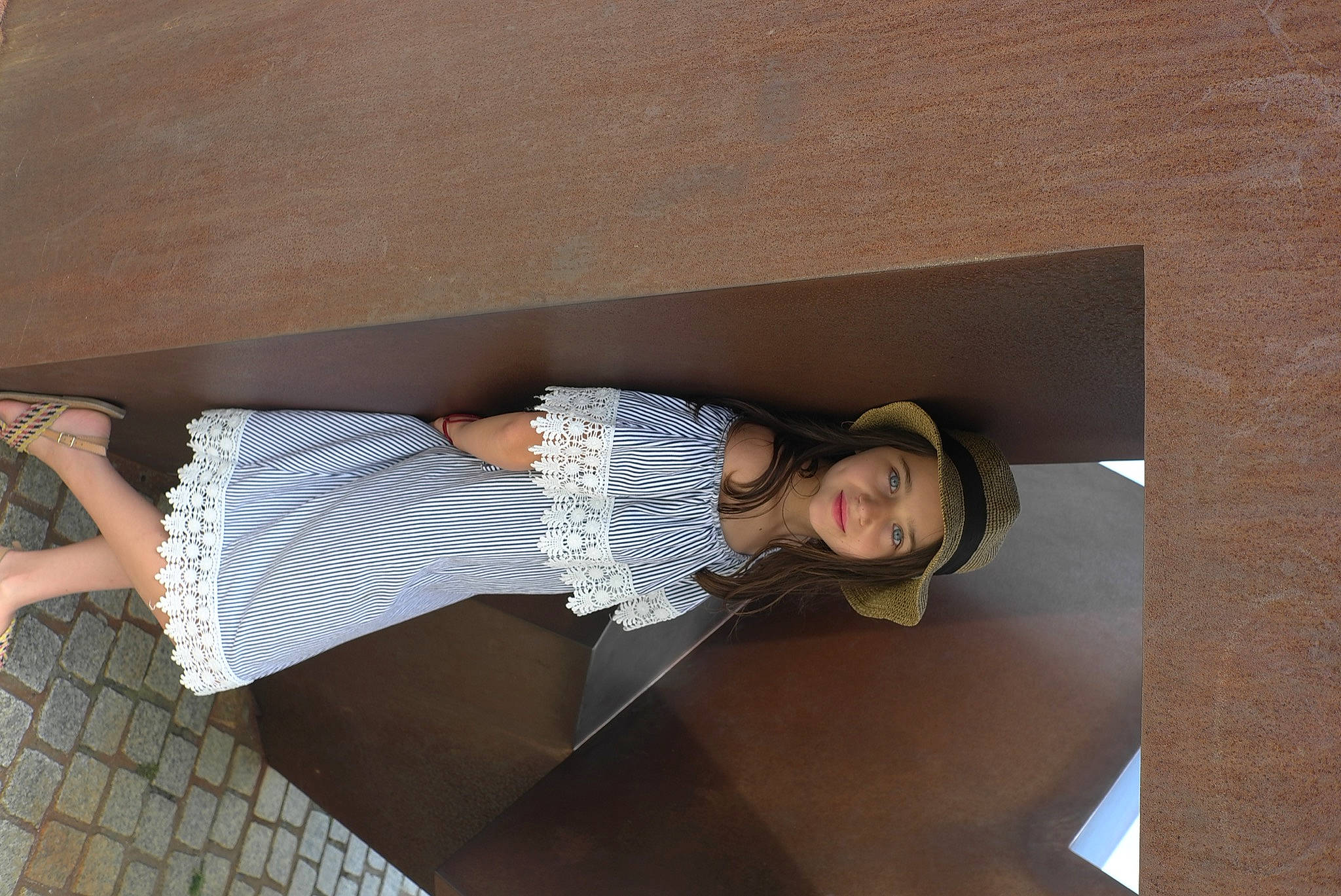 Lily-violette participe au concours pour gagner de l'argent avec cette photo : abdomen, ceiling, comfort, elbow, fashion_design, headwear, human_leg, joy, knee, linens, pattern, person, rectangle, room, sleeve, smile, street_fashion, thigh, waist, wood