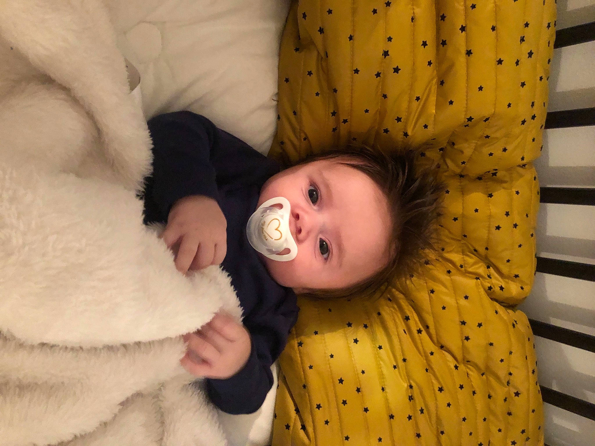 Dastann a rejoint le concours — aidez-le/la à gagner de superbes lots ! baby, baby_toddler_clothing, beauty, cheek, child, comfort, eye, flooring, fur, head, human_body, iris, linens, nose, organ, pattern, person, skin, sleeve, toddler