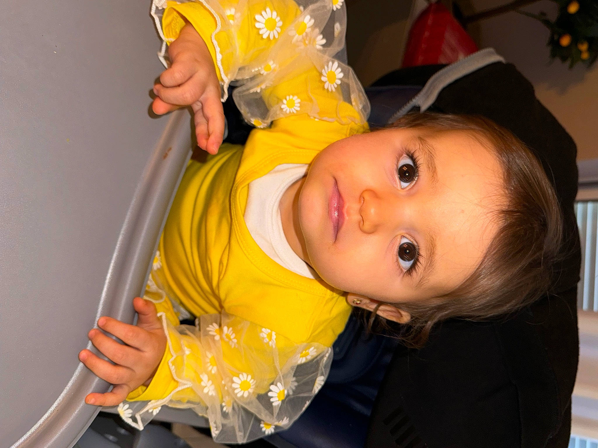 Angelina a rejoint le concours — aidez-le/la à gagner de superbes lots ! baby, baby_products, baby_toddler_clothing, cheek, child, costume, event, eye, eyelash, fun, happy, hat, mouth, nose, orange, party, party_supply, person, plant, sun_hat