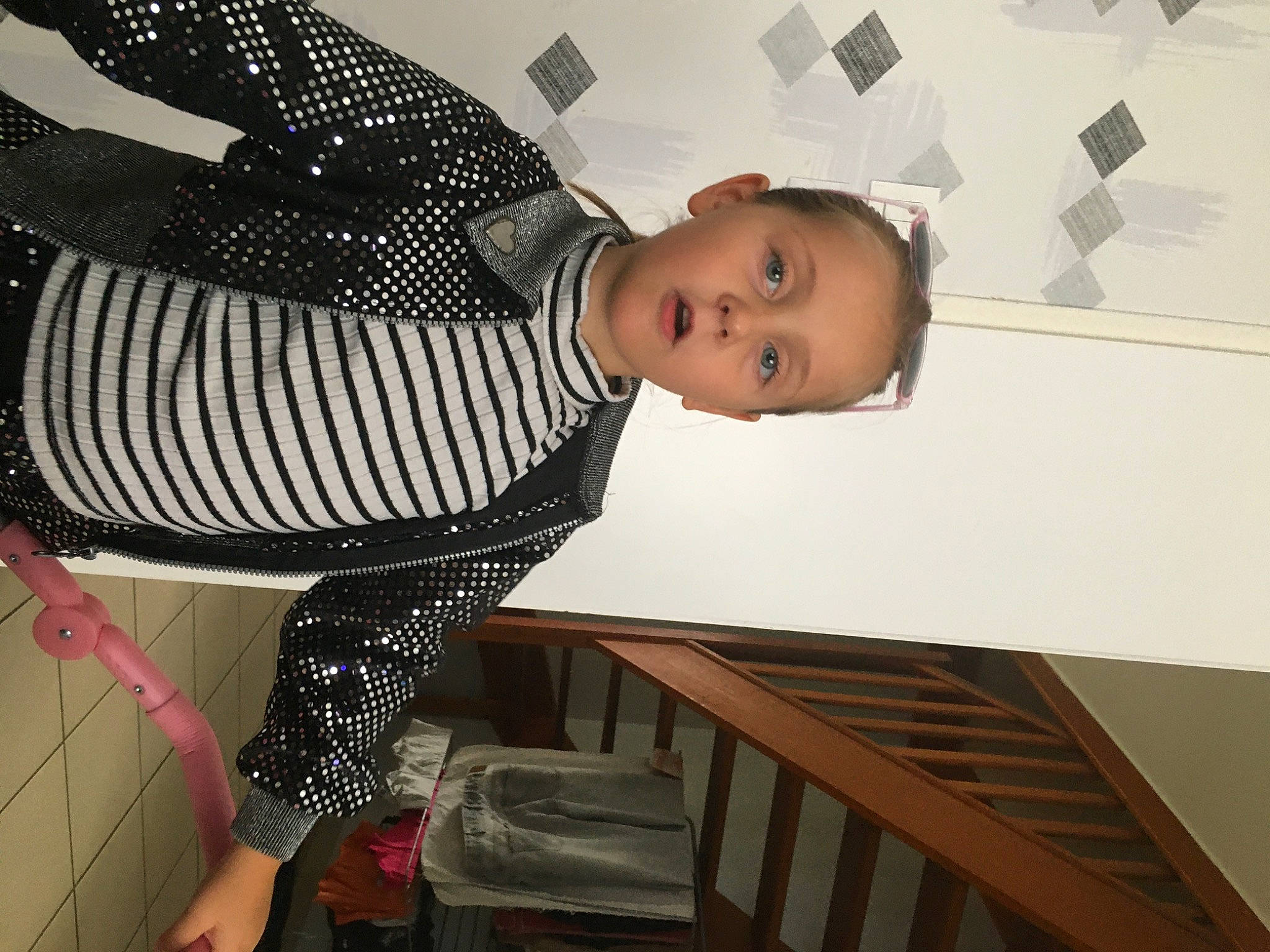 Ludivine a rejoint le concours — aidez-le/la à gagner de superbes lots ! child, person