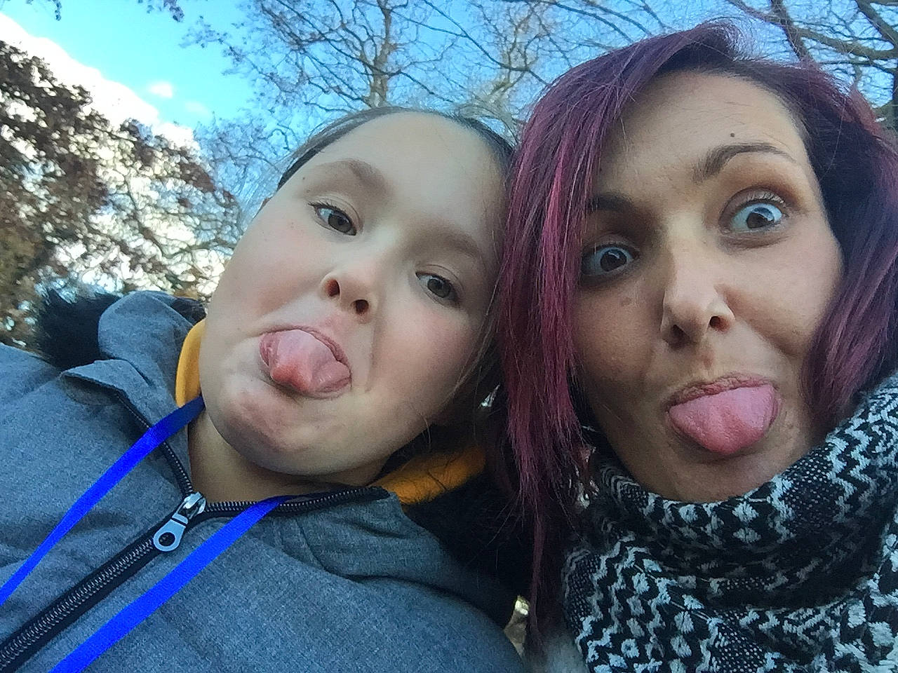 Lily Rose participe au concours pour gagner de l'argent avec cette photo : cheek, child, cool, eye, face, friendship, fun, happy, head, lip, love, mouth, nose, people, person, photography, selfie, sky, smile, tree