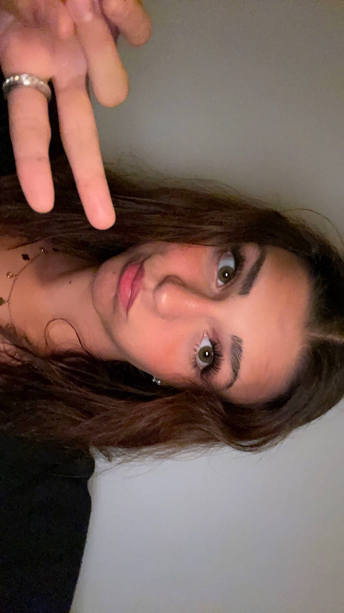 Cassie participe au concours pour gagner de l'argent avec cette photo : black_hair, cheek, chin, eye, eyebrow, eyelash, finger, flash_photography, forehead, gesture, head, iris, jaw, lip, mouth, neck, nose, organ, person, shoulder