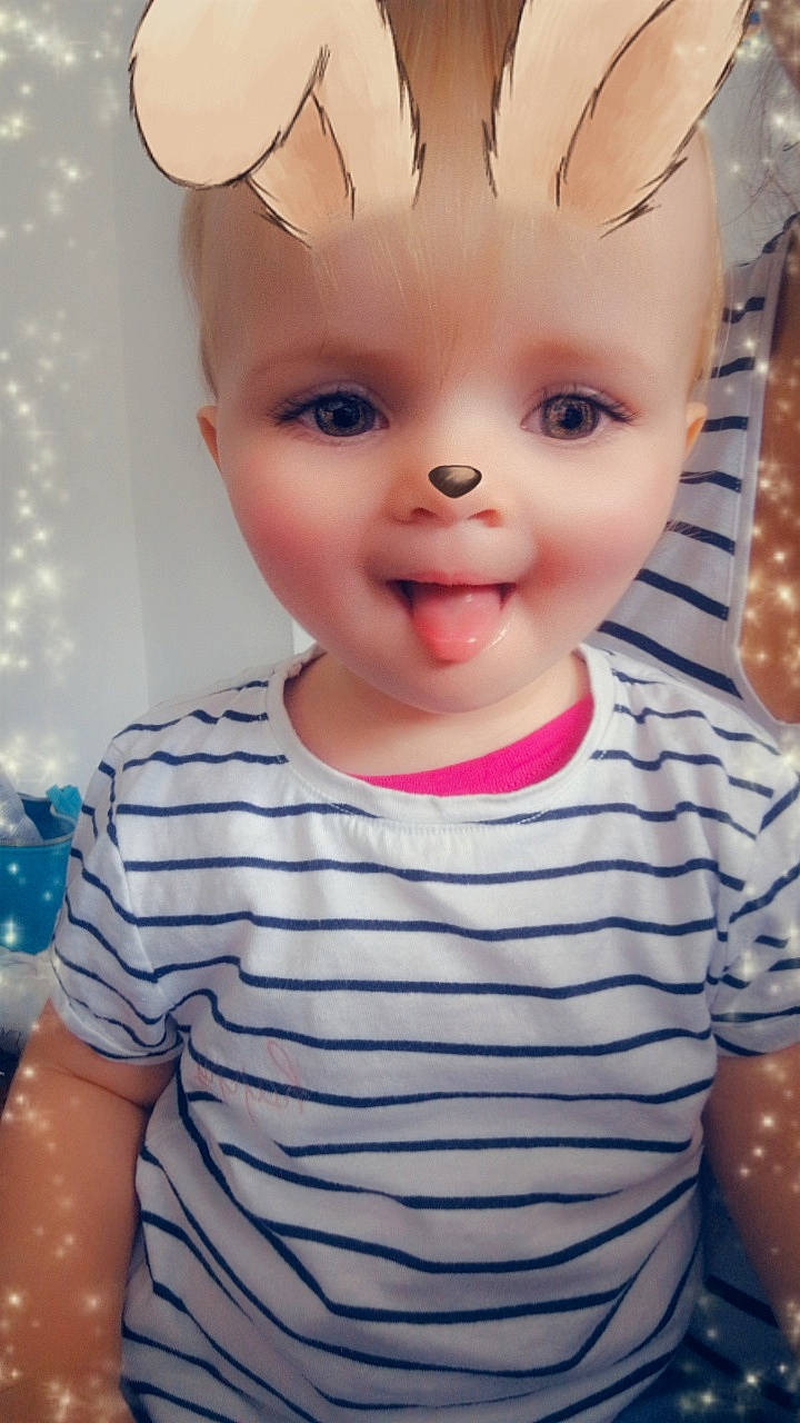 Eliza participe au concours pour gagner de l'argent avec cette photo : baby, cheek, child, ear, eye, face, forehead, head, iris, joy, lip, nose, organ, person, skin, smile, toddler