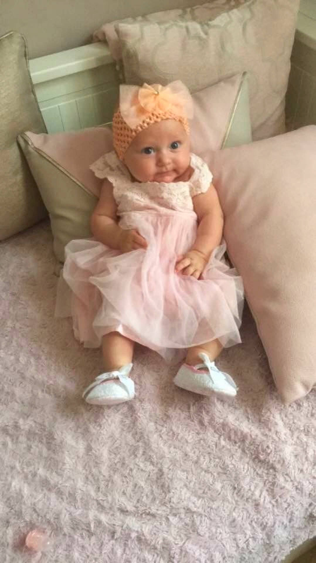 Shanel participe au concours pour gagner de l'argent avec cette photo : child, doll, dress, human_positions, infant, skin, toddler, toy