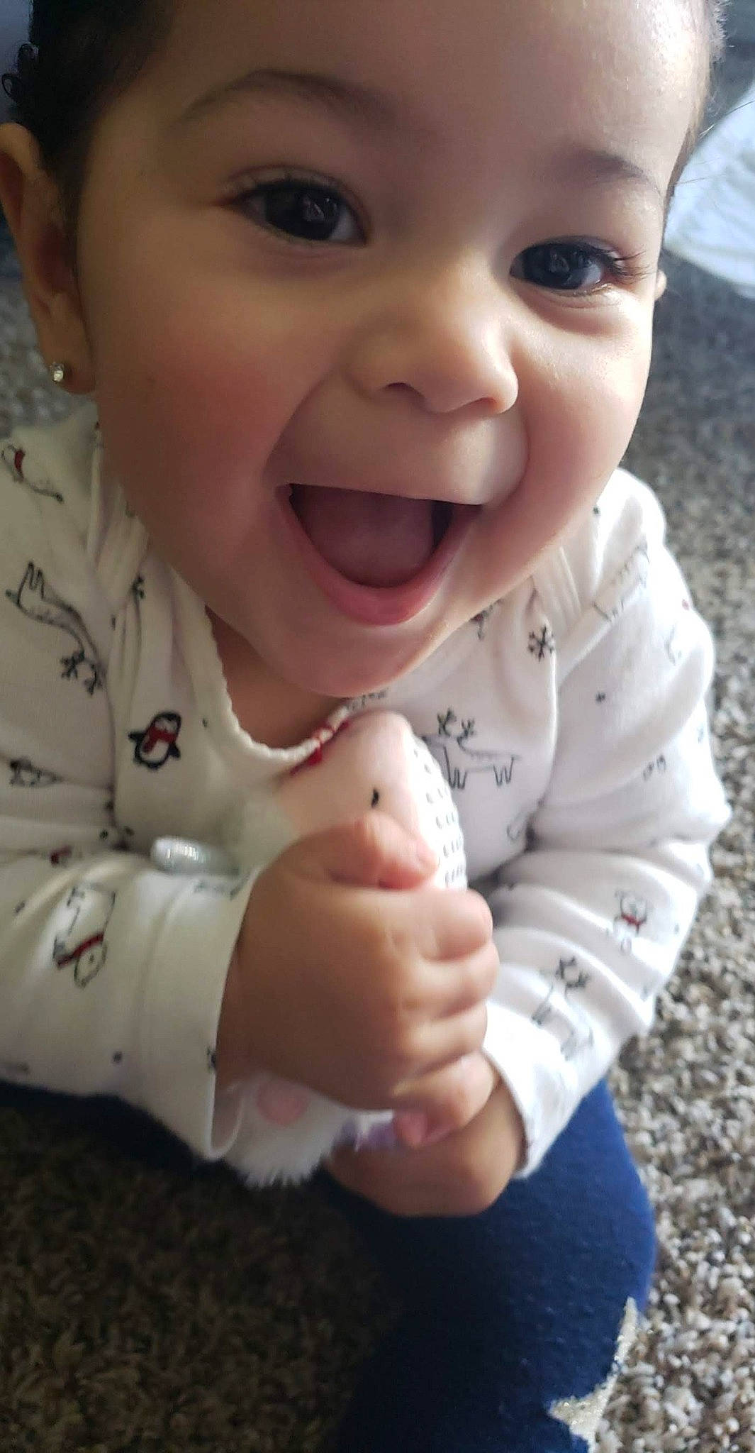 Rosalyn is registered to the contest to win money with this photo: baby, cheek, child, chin, eye, face, facial_expression, finger, fun, gesture, hand, head, lip, mouth, nose, person, skin, smile, thumb, toddler