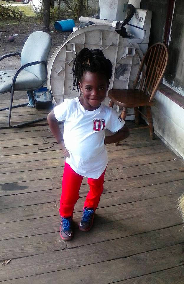 Jakeema is registered to the contest to win money with this photo: child, footwear, happy, joy, person, play, shoe, smile, toddler, vacation