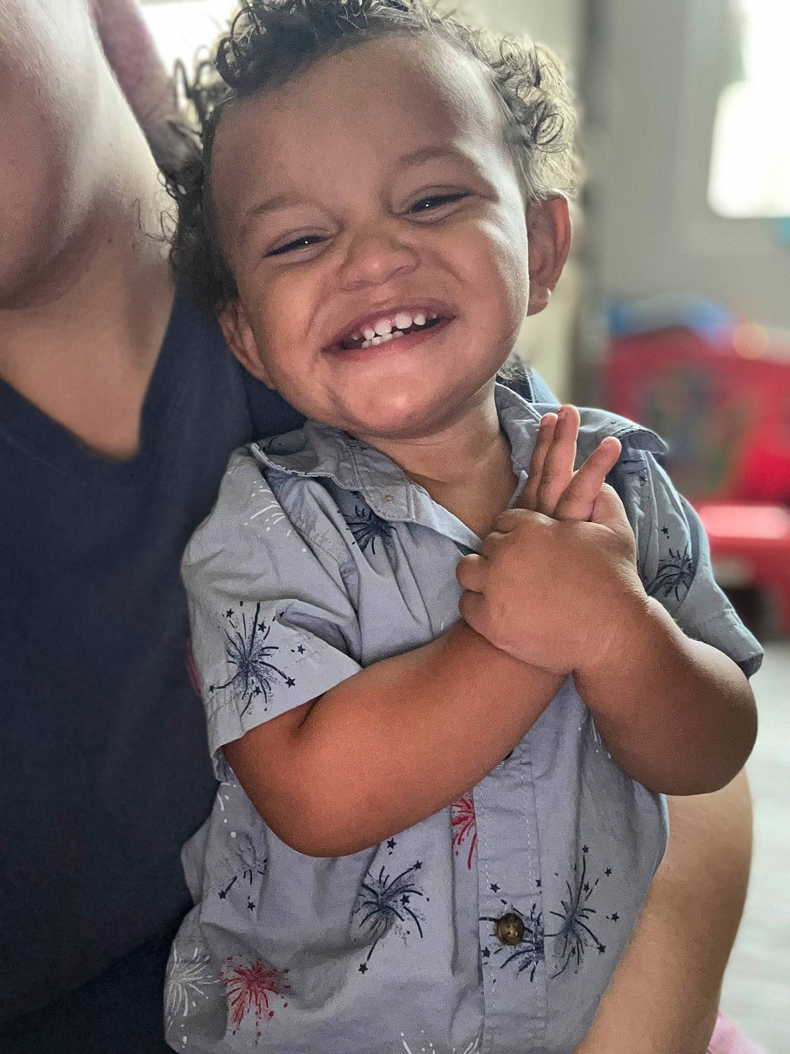 Kamaree is registered to the contest to win money with this photo: cheek, chest, child, ear, elbow, event, finger, flash_photography, fun, gesture, happy, joint, joy, mouth, nose, person, skin, sleeve, smile, t_shirt