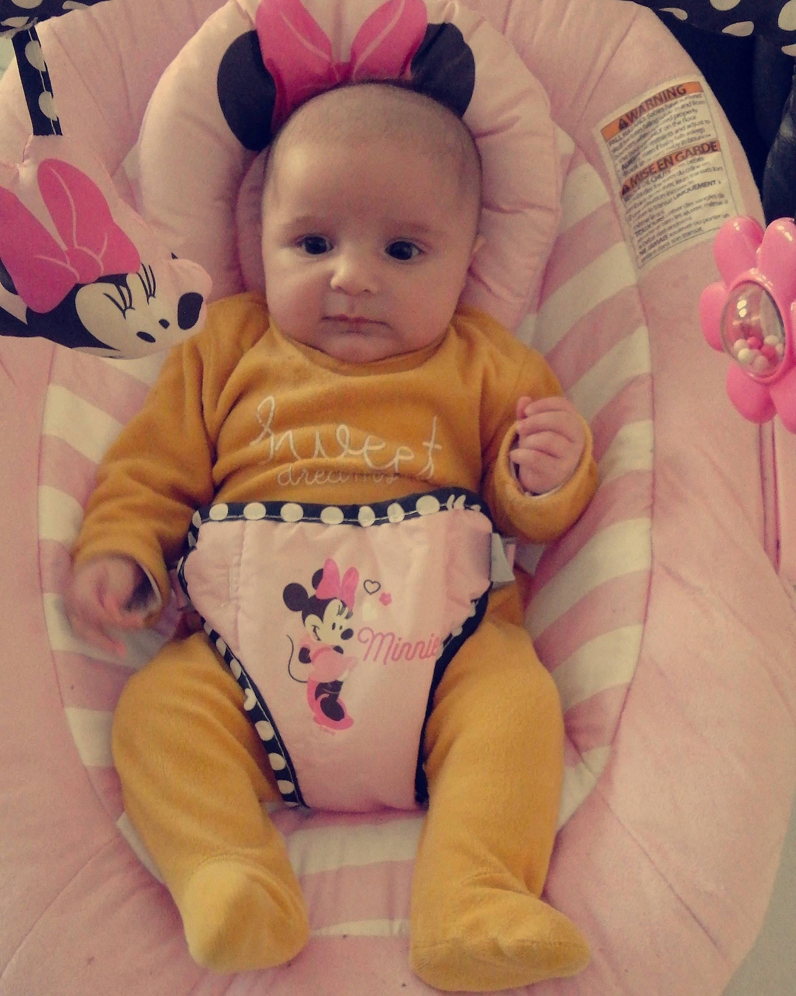 Lénna participe au concours pour gagner de l'argent avec cette photo : baby, baby_products, baby_toys, cheek, child, doll, eye, face, head, iris, lip, person, pink, product, skin, stuffed_toy, toddler, toy