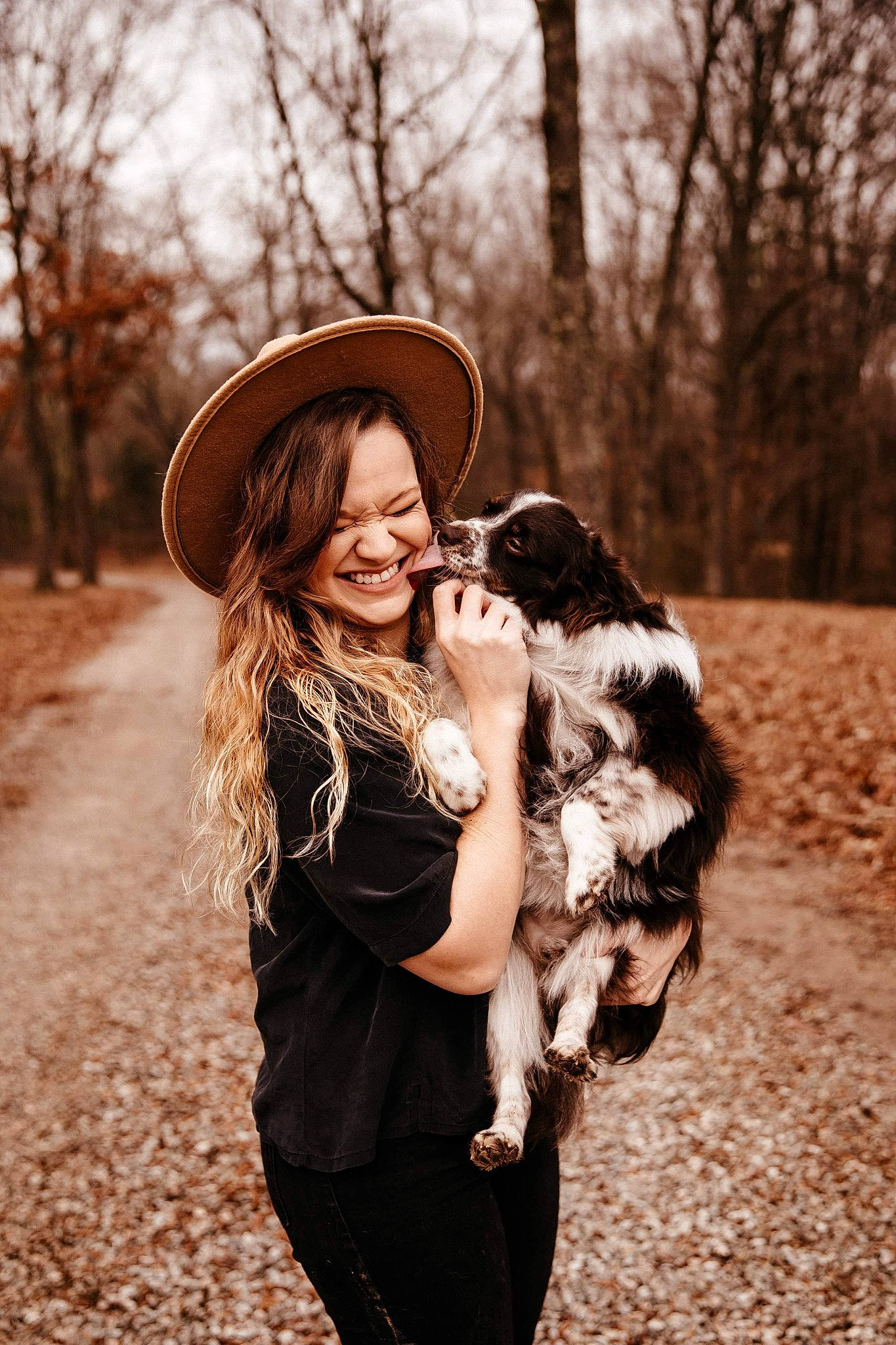 John Wayne is registered to the contest to win money with this photo: beauty, brown, brown_hair, eye, facial_expression, fashion, fur, fur_clothing, hair, hat, headgear, lady, leaf, long_hair, photograph, photography, skin, smile, textile, tree