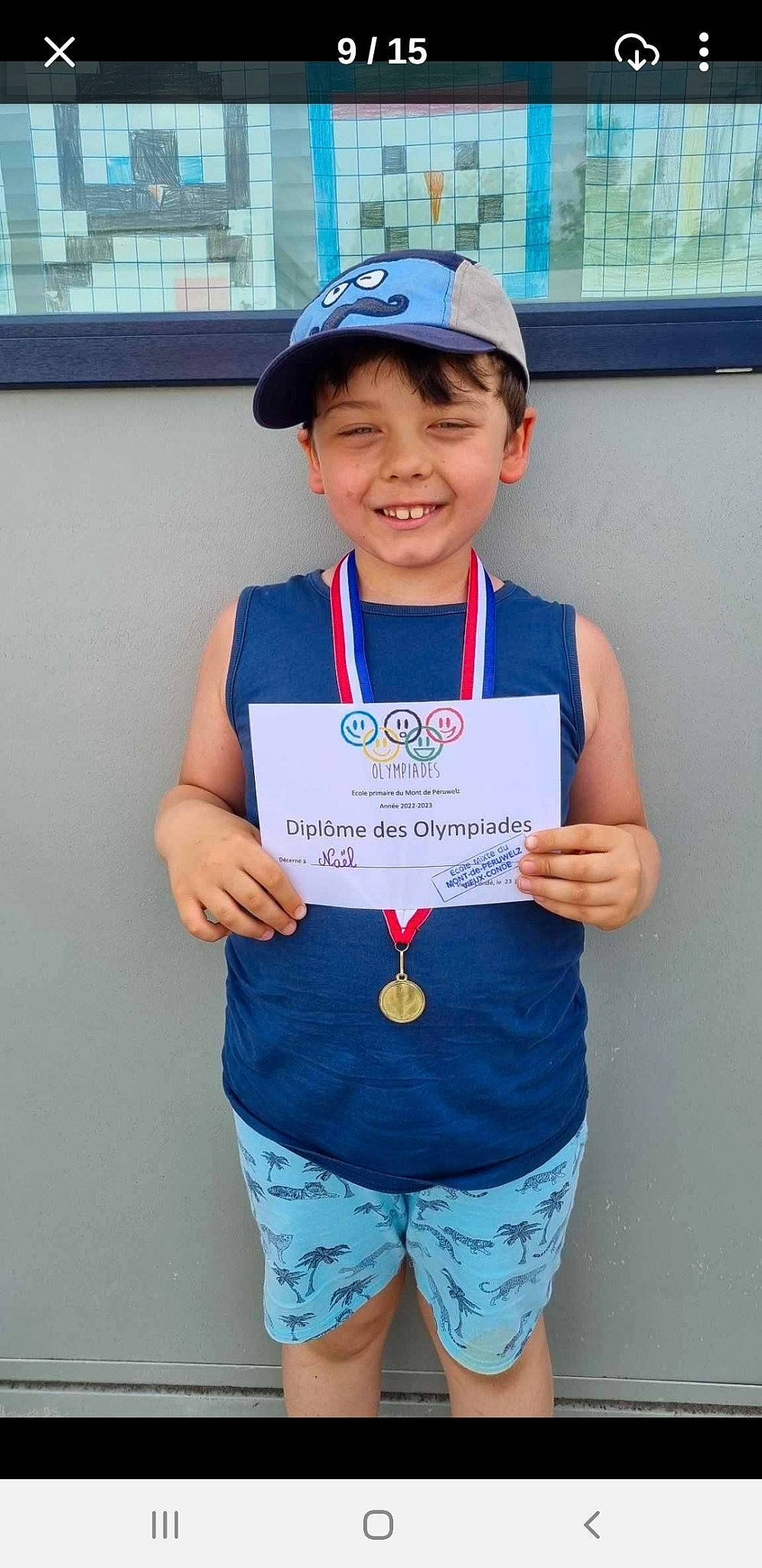 Naël participe au concours pour gagner de l'argent avec cette photo : baseball_cap, belt, cap, electric_blue, fun, happy, human_leg, jersey, joy, knee, person, recreation, shorts, sleeve, smile, sportswear, t_shirt, thigh, trunk, uniform