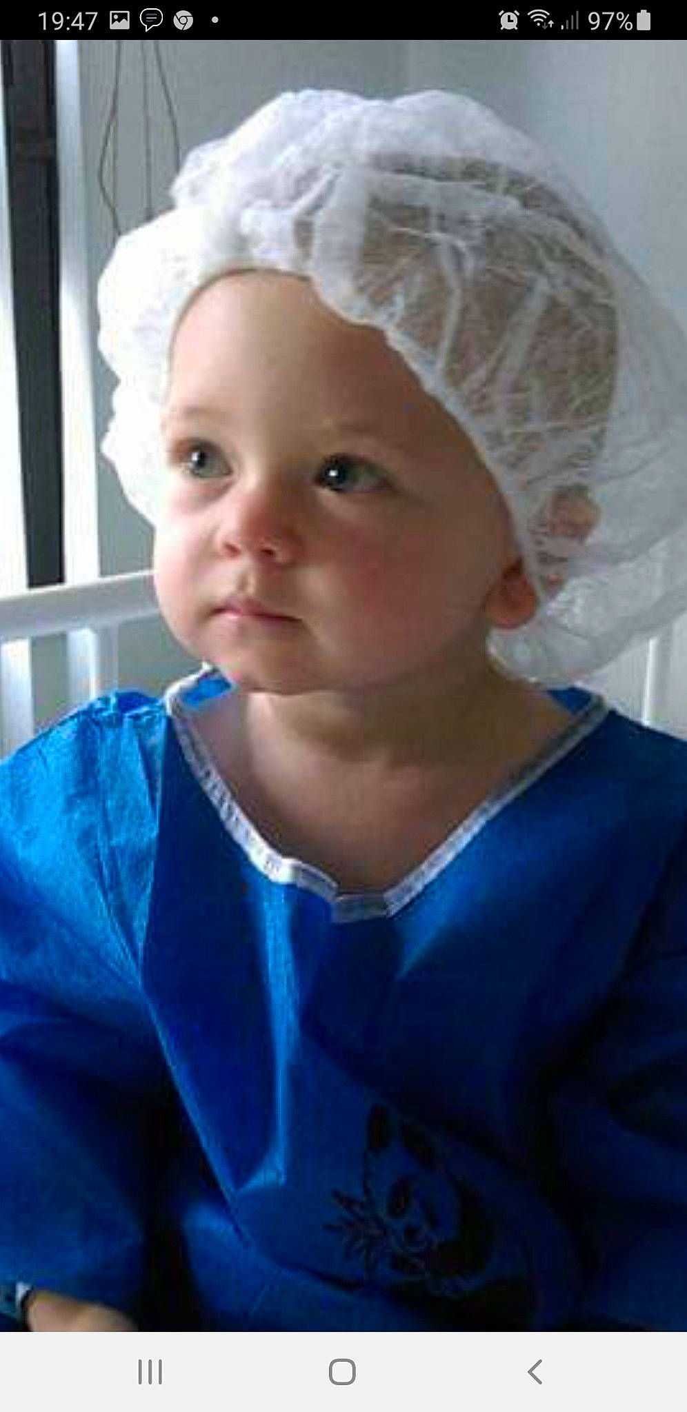 Naël participe au concours pour gagner de l'argent avec cette photo : baby, baby_toddler_clothing, cheek, child, clothing, electric_blue, eye, eyebrow, eyelash, fashion_accessory, hair_accessory, happy, hat, headband, headgear, headpiece, headwear, lip, person, skin