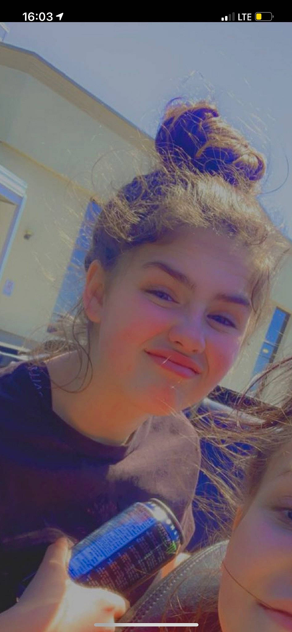 Meggy participe au concours pour gagner de l'argent avec cette photo : beauty, blond, blue, brown_hair, child, ear, electric_blue, eyelash, forehead, fun, happy, headband, headgear, headpiece, iris, joy, lip, long_hair, neck, person