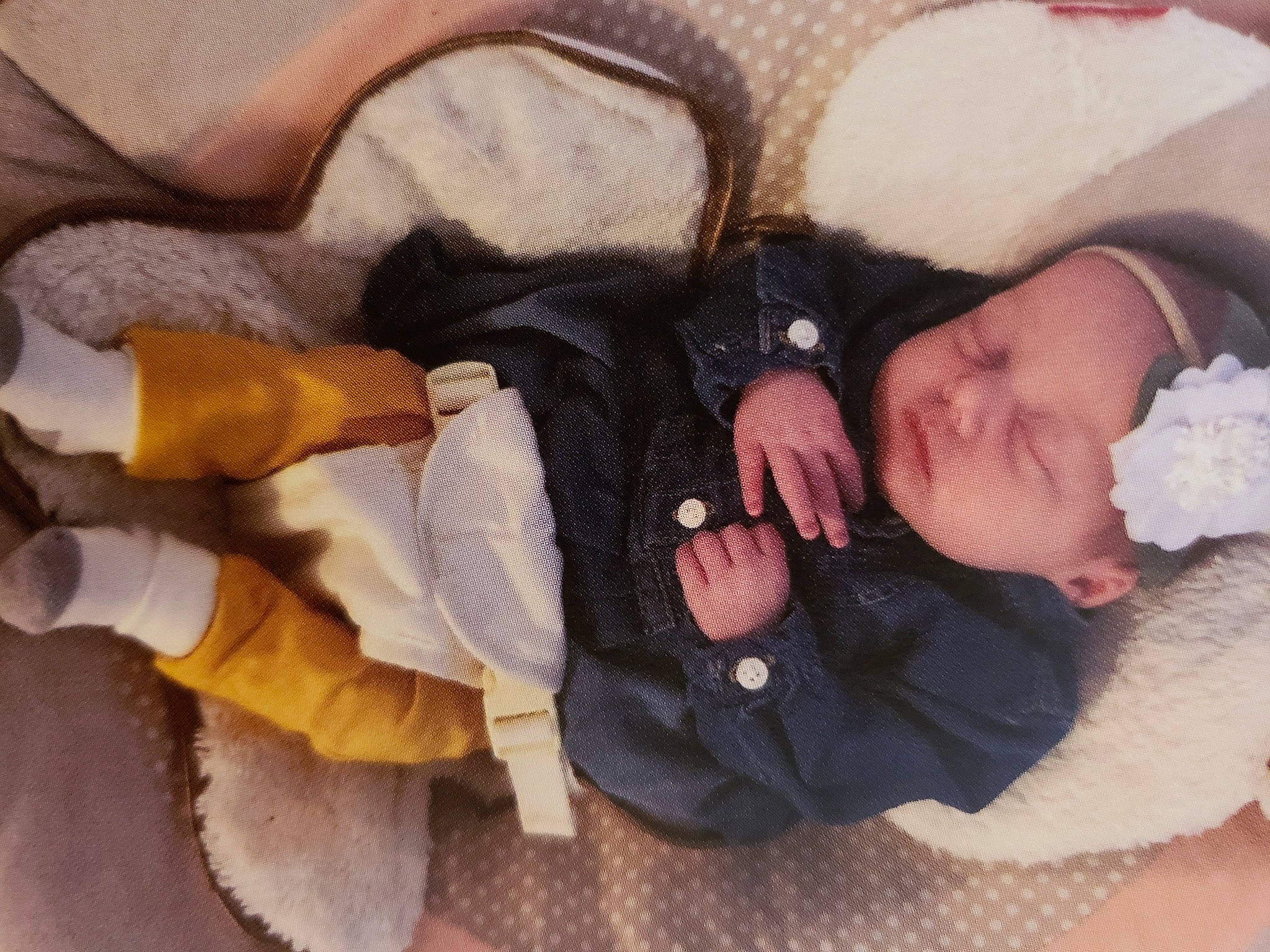 Kaylin is registered to the contest to win money with this photo: baby, child, finger, person, sleep