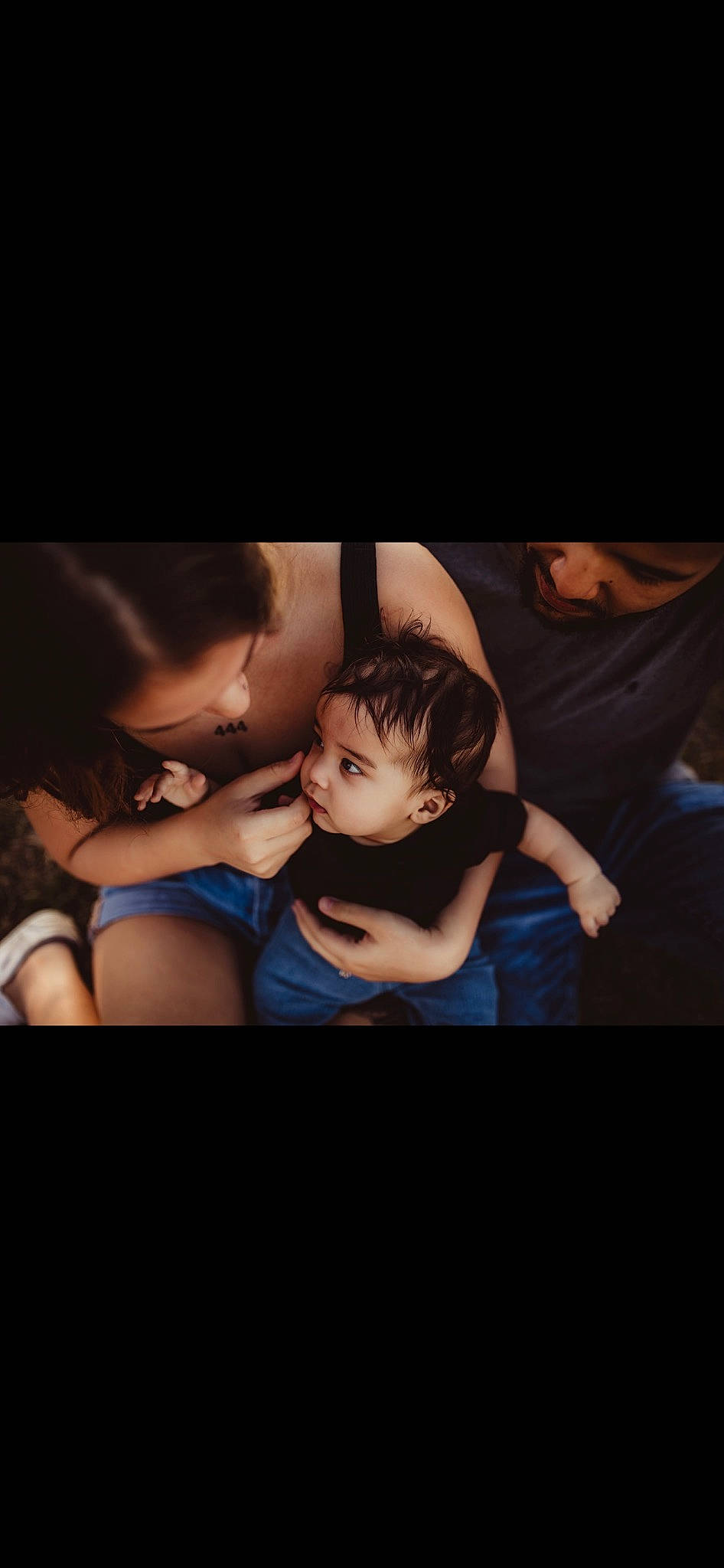 André is registered to the contest to win money with this photo: baby, chest, child, comfort, darkness, elbow, event, flash_photography, flesh, fun, gesture, happy, love, midnight, night, person, portrait, room, sitting, t_shirt