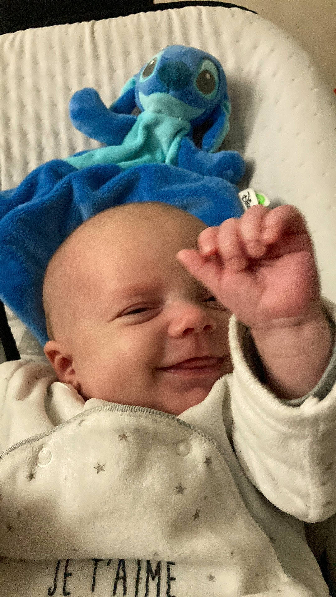 Owen a rejoint le concours — aidez-le/la à gagner de superbes lots ! baby, baby_products, baby_sleeping, baby_toddler_clothing, cap, cheek, child, comfort, electric_blue, finger, gesture, happy, head, linens, mouth, person, skin, smile, textile, thumb