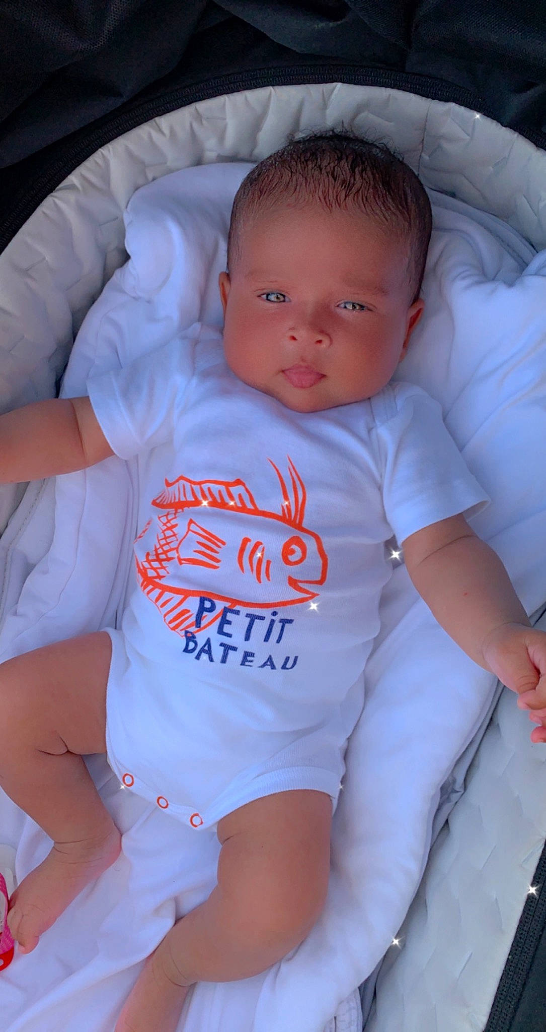 Tiana a rejoint le concours — aidez-le/la à gagner de superbes lots ! arm, azure, baby_toddler_clothing, cheek, comfort, eye, face, facial_expression, hairstyle, head, human, joint, mouth, muscle, nose, organ, person, product, shoulder, skin